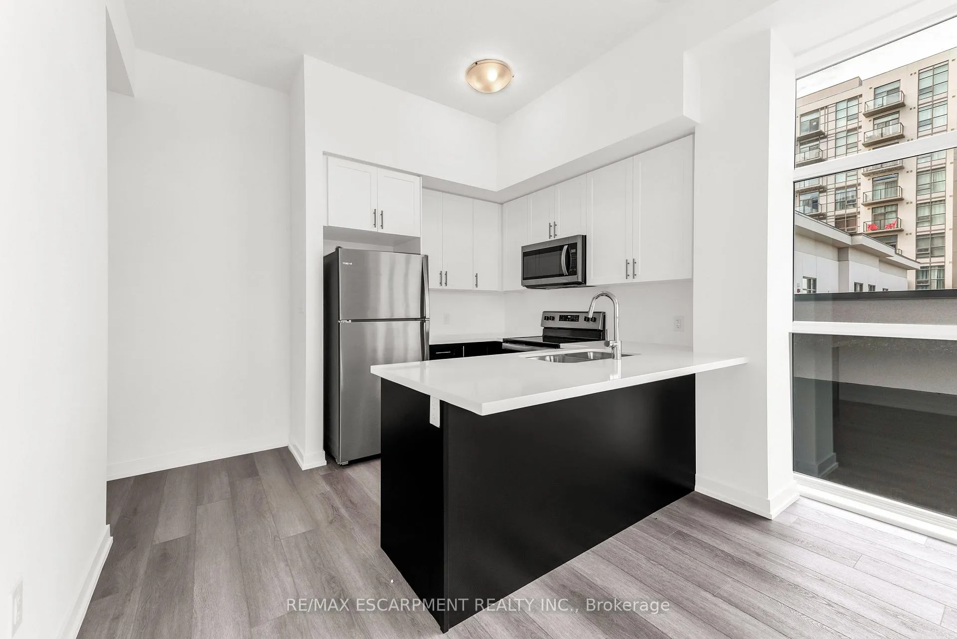 Photo 16 of Unit 502, 460 Dundas Street E, Hamilton, Waterdown — HOMEH