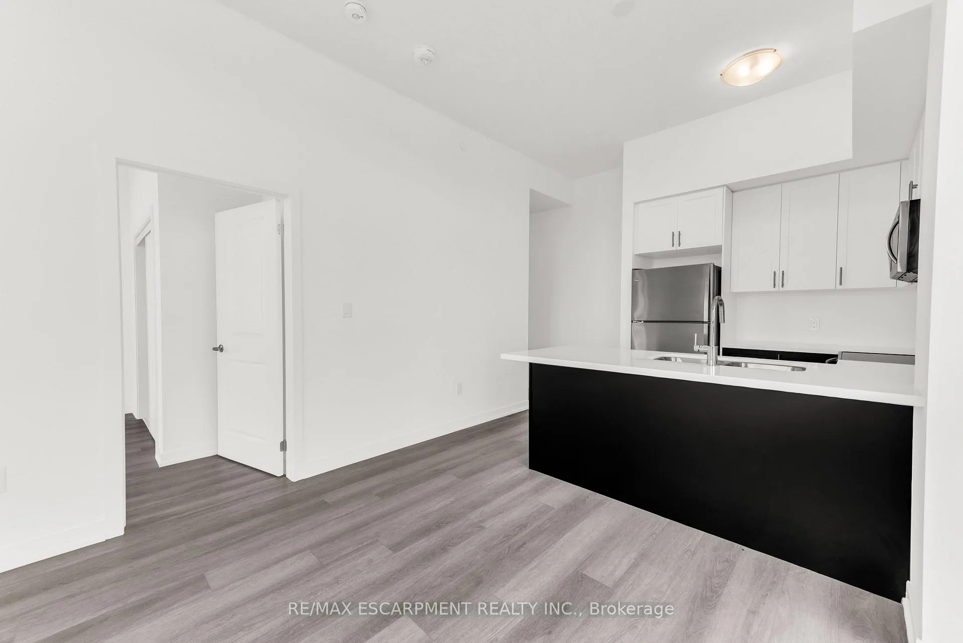 Photo 18 of Unit 502, 460 Dundas Street E, Hamilton, Waterdown — HOMEH