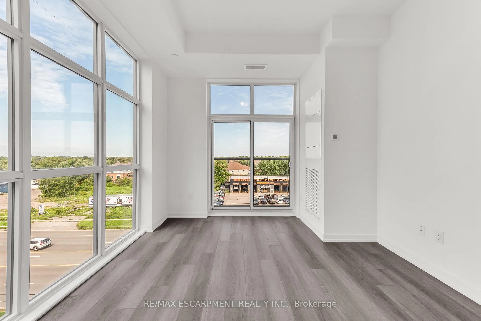 Photo 19 of Unit 502, 460 Dundas Street E, Hamilton, Waterdown — HOMEH