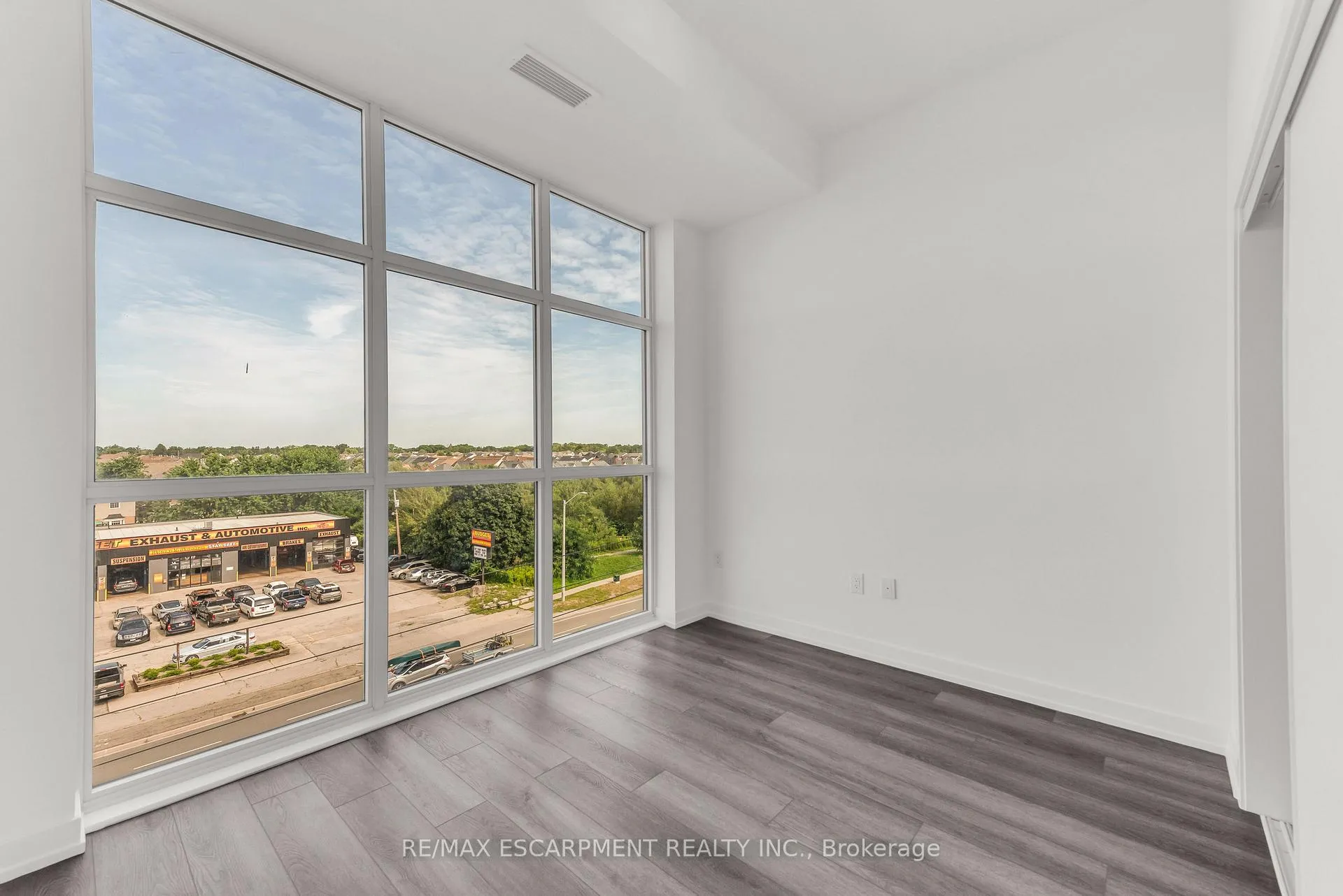 Photo 23 of Unit 502, 460 Dundas Street E, Hamilton, Waterdown — HOMEH