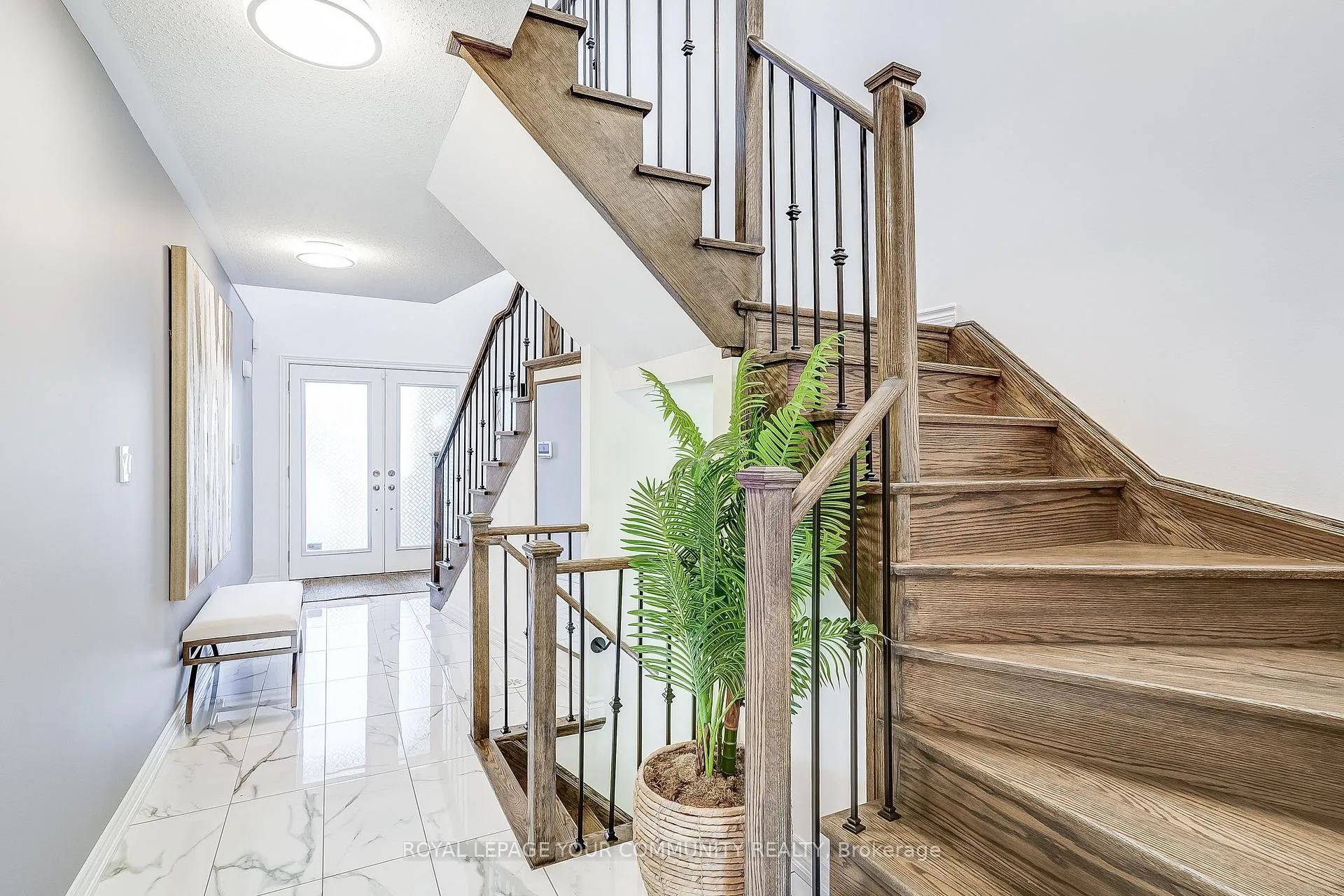 Photo 4 of 138 Golden Trail, Vaughan, Patterson — HOMEH