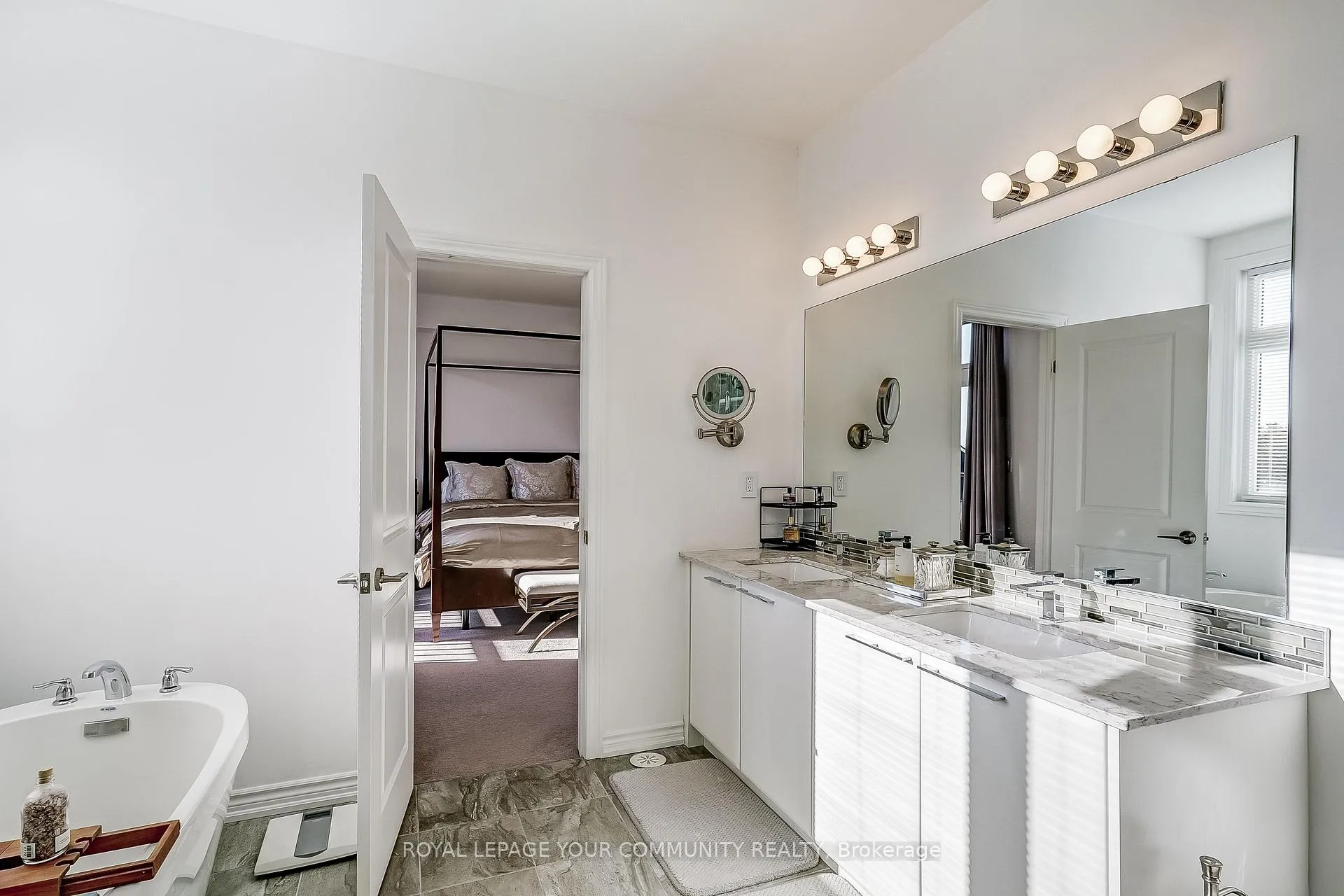 Photo 20 of 138 Golden Trail, Vaughan, Patterson — HOMEH