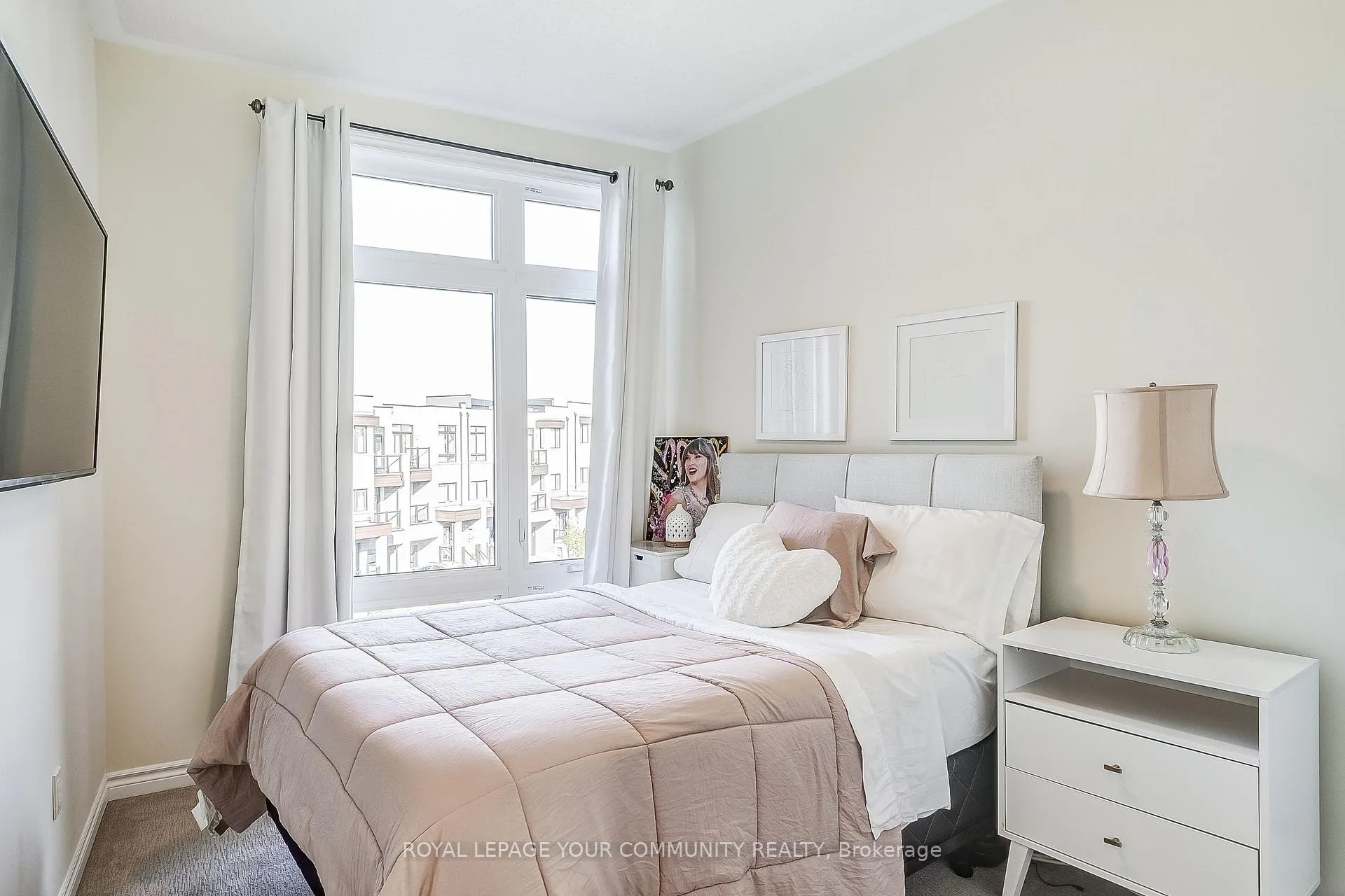Photo 25 of 138 Golden Trail, Vaughan, Patterson — HOMEH