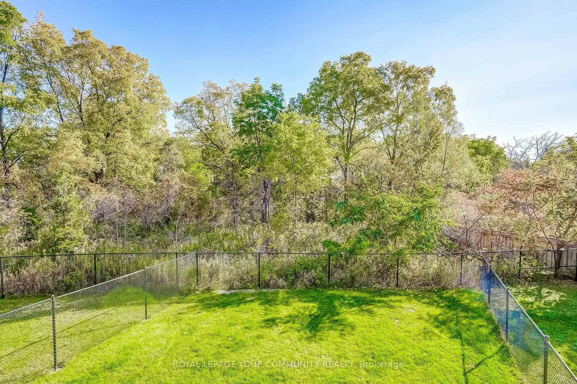 Photo 36 of 138 Golden Trail, Vaughan, Patterson — HOMEH