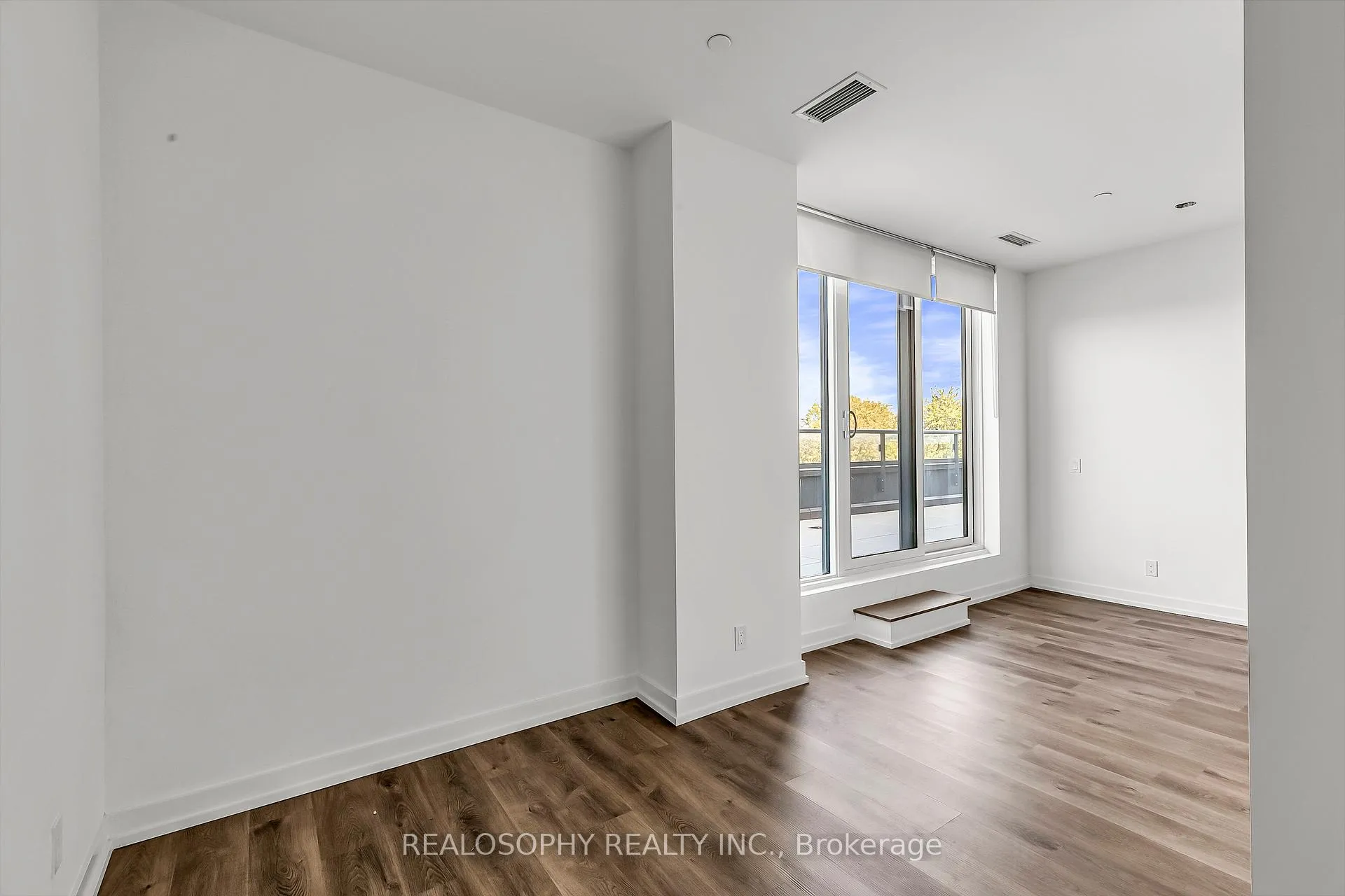 Photo 6 of Unit 602, 115 Larchmount Avenue, Toronto, South Riverdale — HOMEH