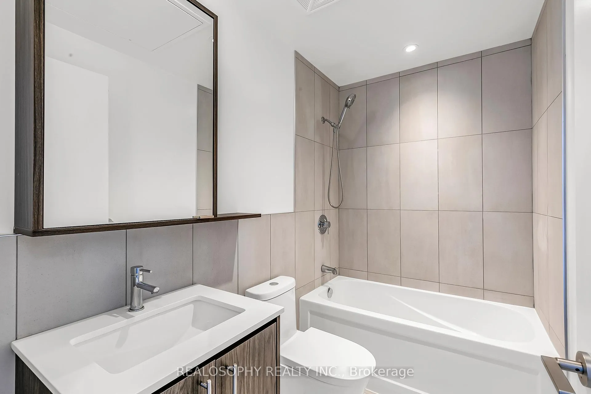 Photo 8 of Unit 602, 115 Larchmount Avenue, Toronto, South Riverdale — HOMEH