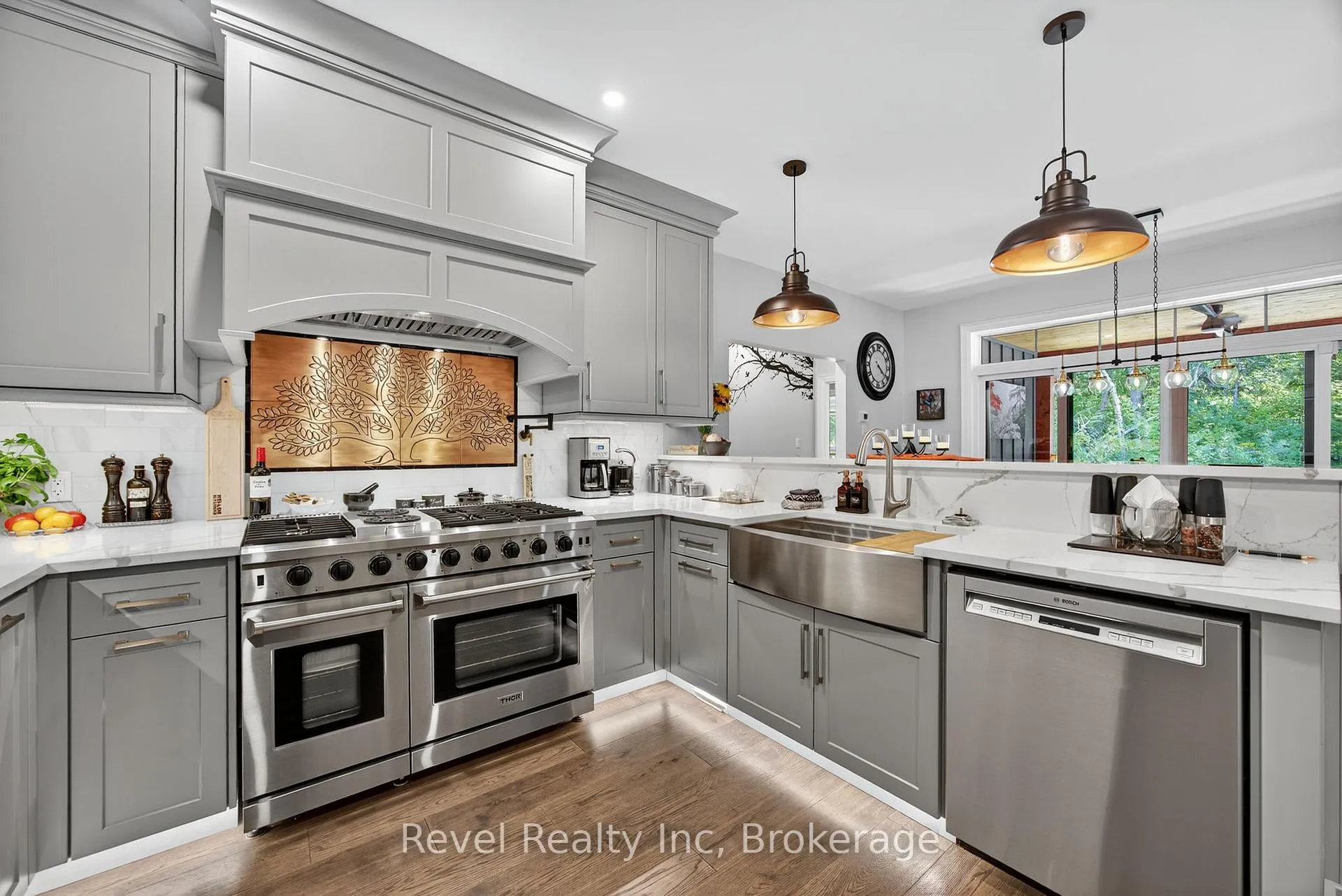 Photo 11 of 517 Silverbirch Drive, Tiny, Rural Tiny — HOMEH