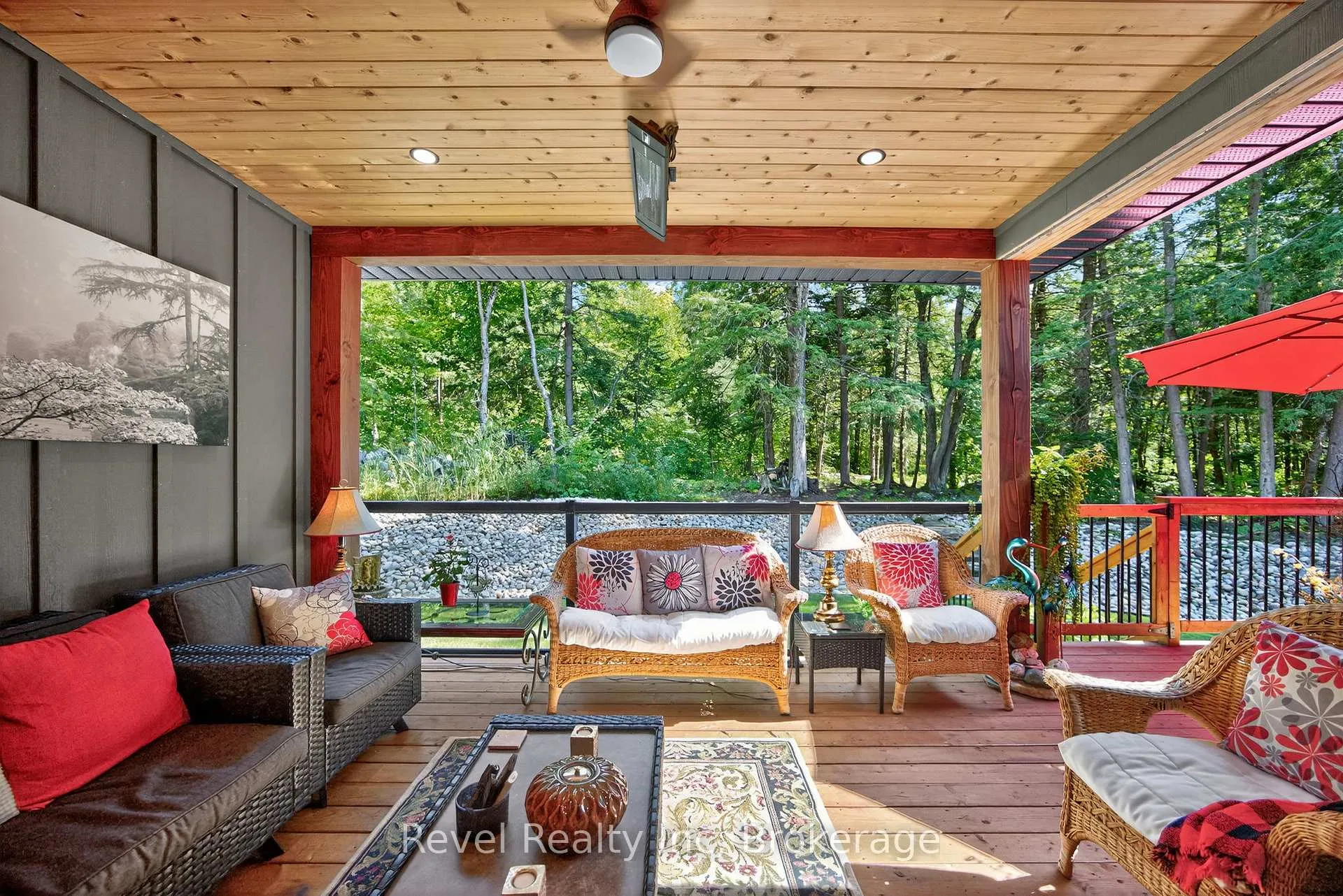 Photo 14 of 517 Silverbirch Drive, Tiny, Rural Tiny — HOMEH