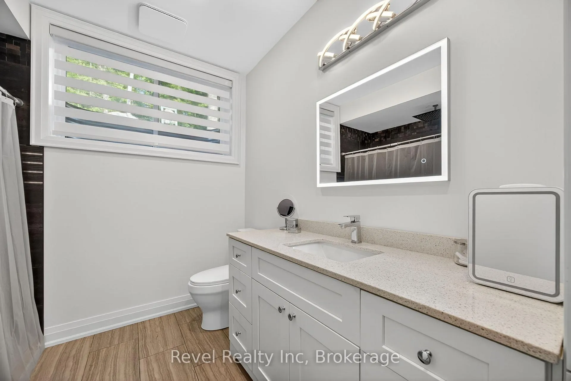 Photo 26 of 517 Silverbirch Drive, Tiny, Rural Tiny — HOMEH