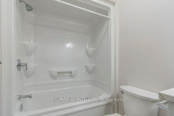 Photo 20 of 61 Sandhu Crescent, Belleville, Belleville Ward — HOMEH
