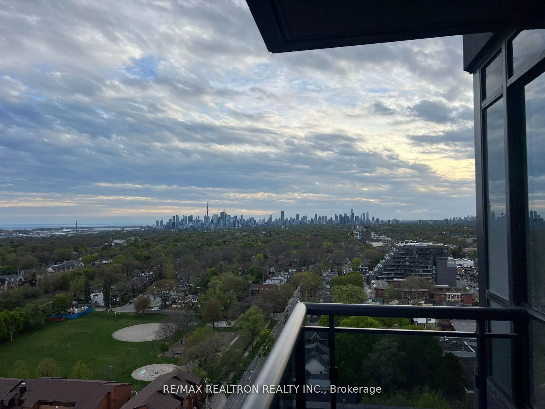 Photo 2 of Unit 1808, 286 Main Street, Toronto, East End-Danforth — HOMEH