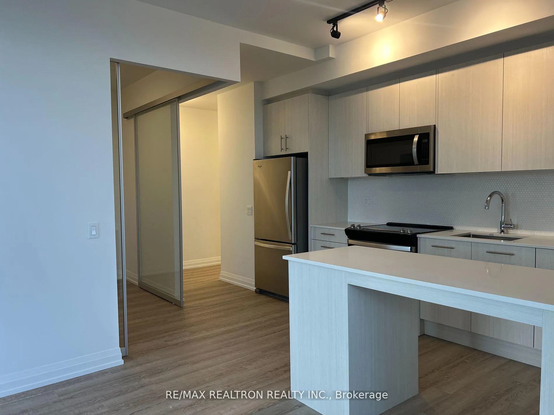 Photo 4 of Unit 1808, 286 Main Street, Toronto, East End-Danforth — HOMEH
