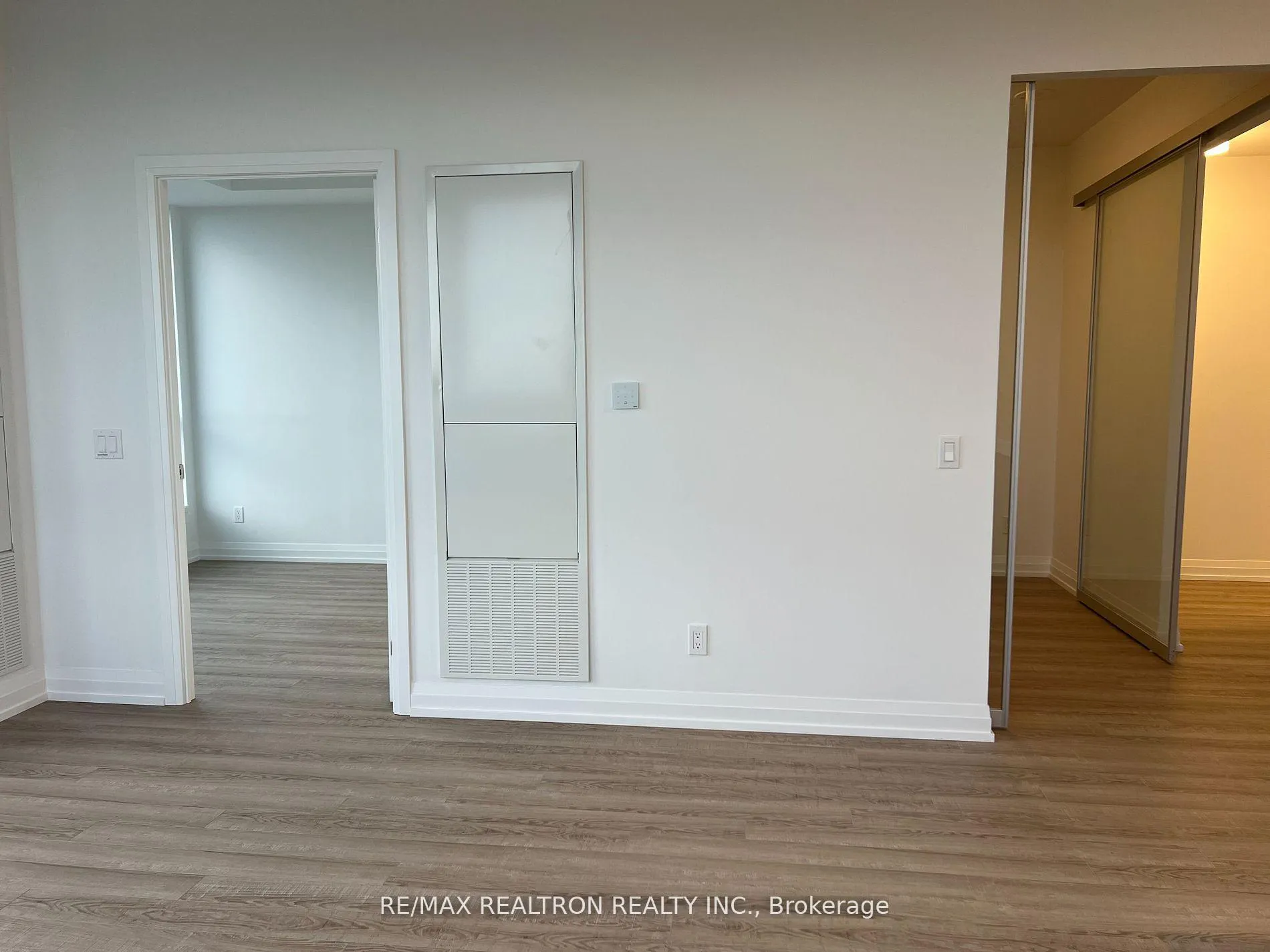 Photo 5 of Unit 1808, 286 Main Street, Toronto, East End-Danforth — HOMEH