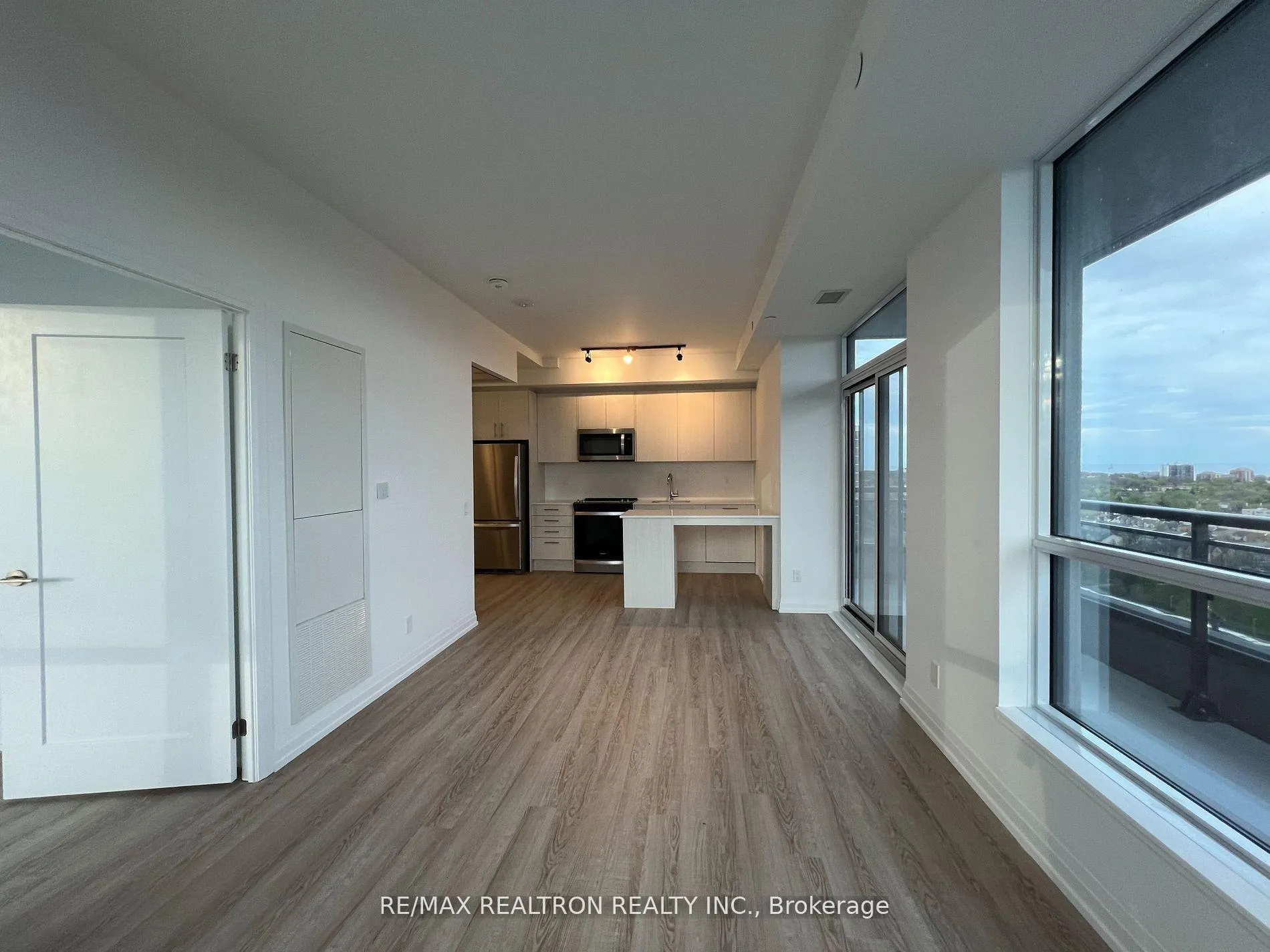 Photo 7 of Unit 1808, 286 Main Street, Toronto, East End-Danforth — HOMEH