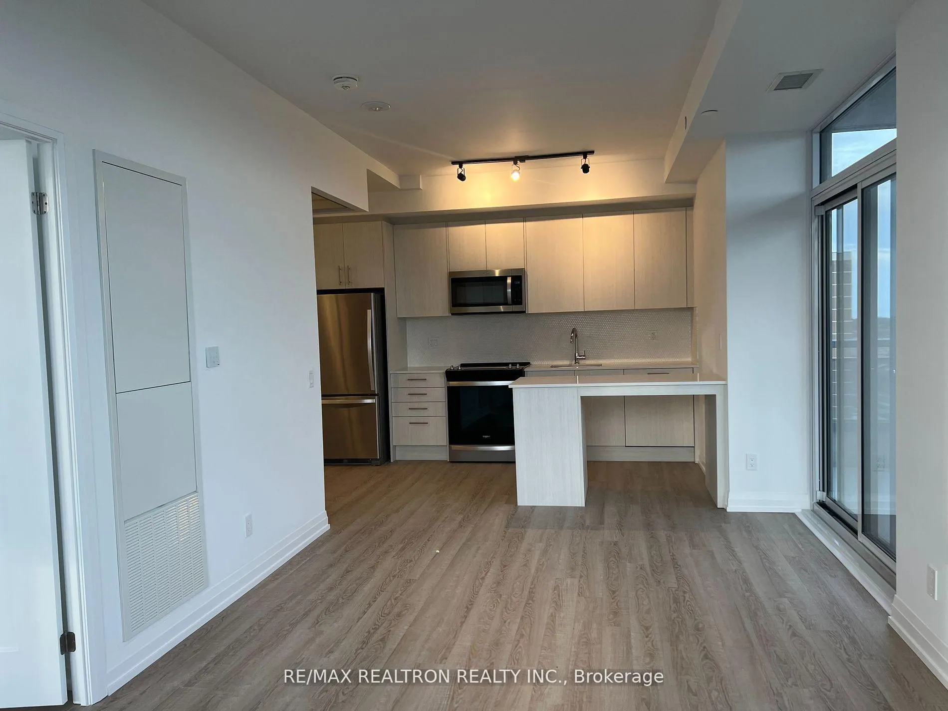 Photo 8 of Unit 1808, 286 Main Street, Toronto, East End-Danforth — HOMEH