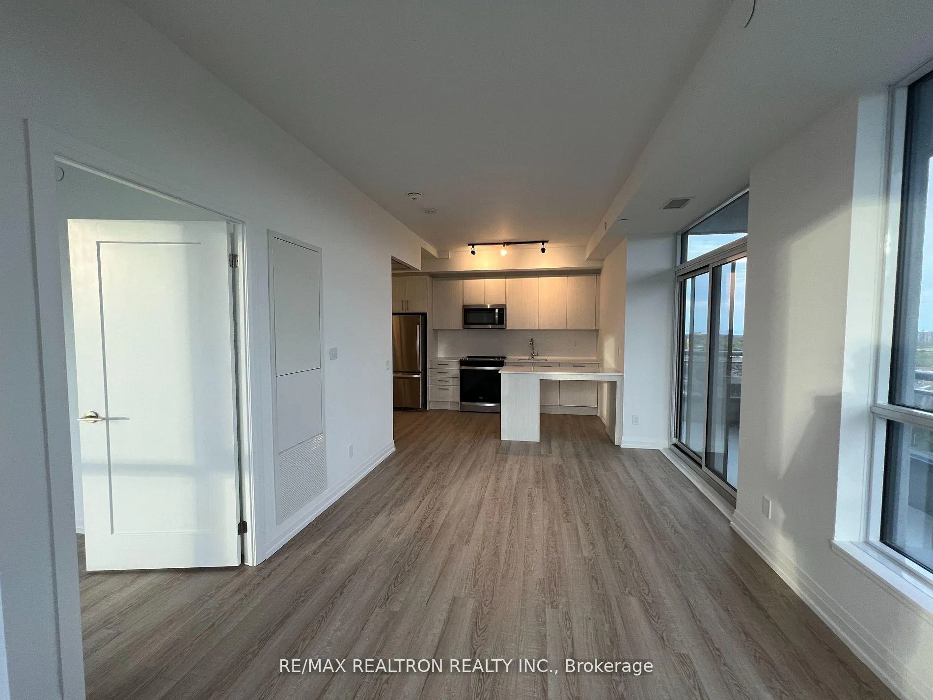 Photo 15 of Unit 1808, 286 Main Street, Toronto, East End-Danforth — HOMEH