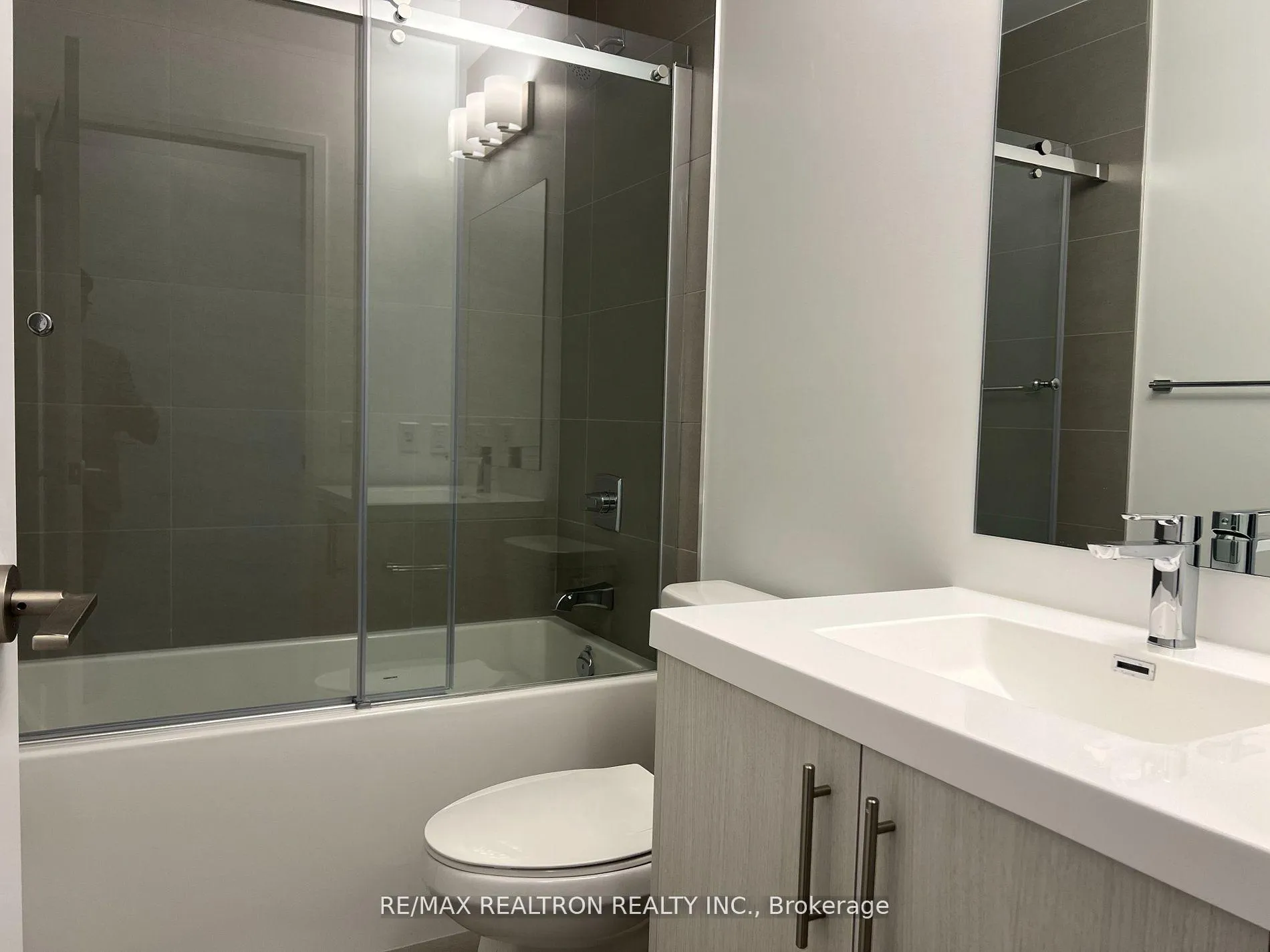Photo 22 of Unit 1808, 286 Main Street, Toronto, East End-Danforth — HOMEH