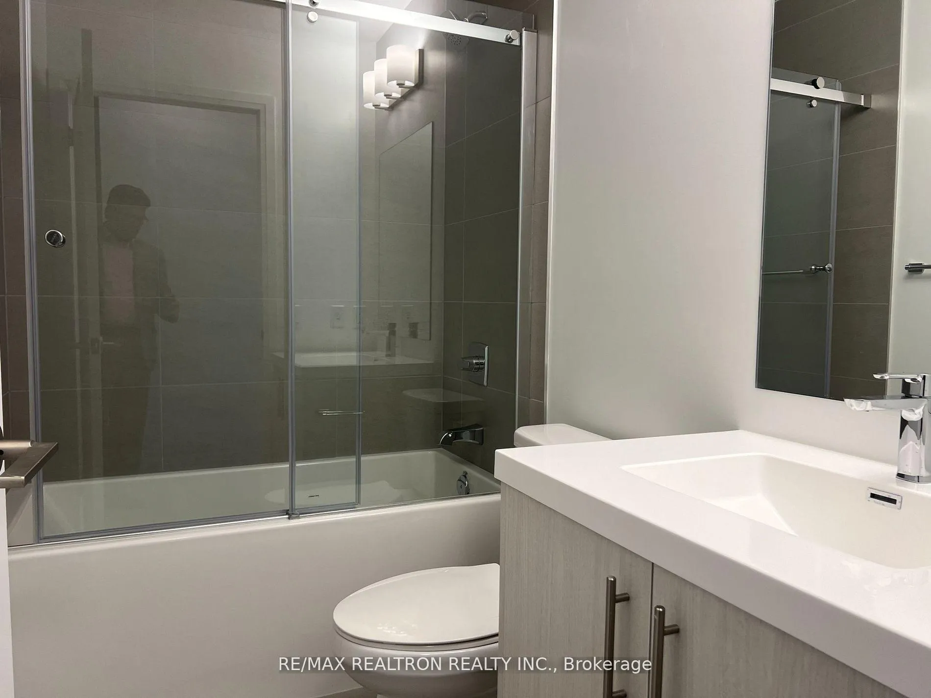 Photo 23 of Unit 1808, 286 Main Street, Toronto, East End-Danforth — HOMEH