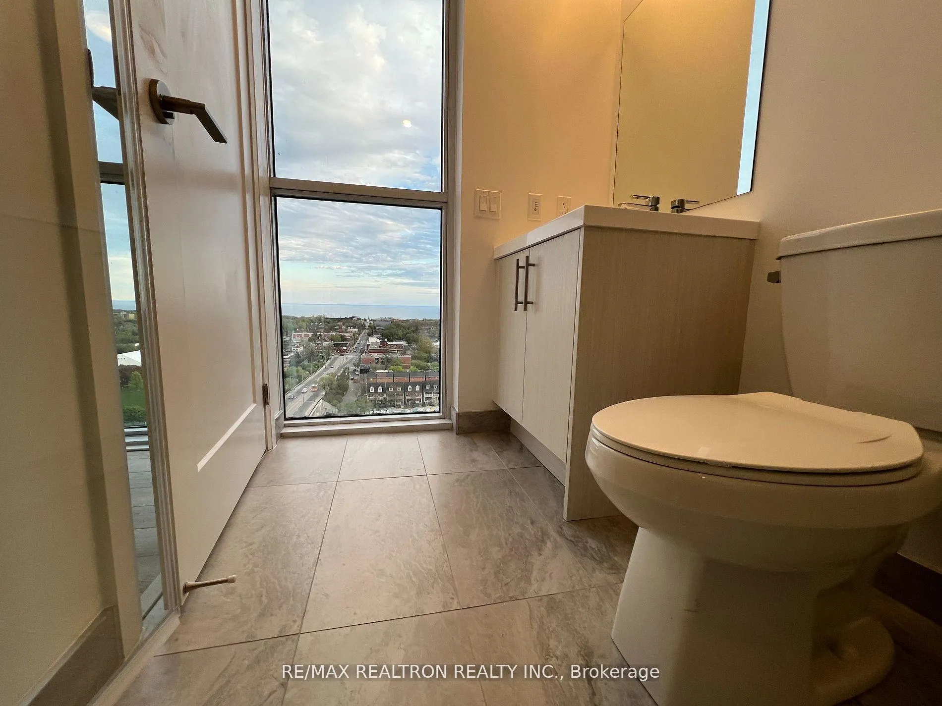 Photo 27 of Unit 1808, 286 Main Street, Toronto, East End-Danforth — HOMEH