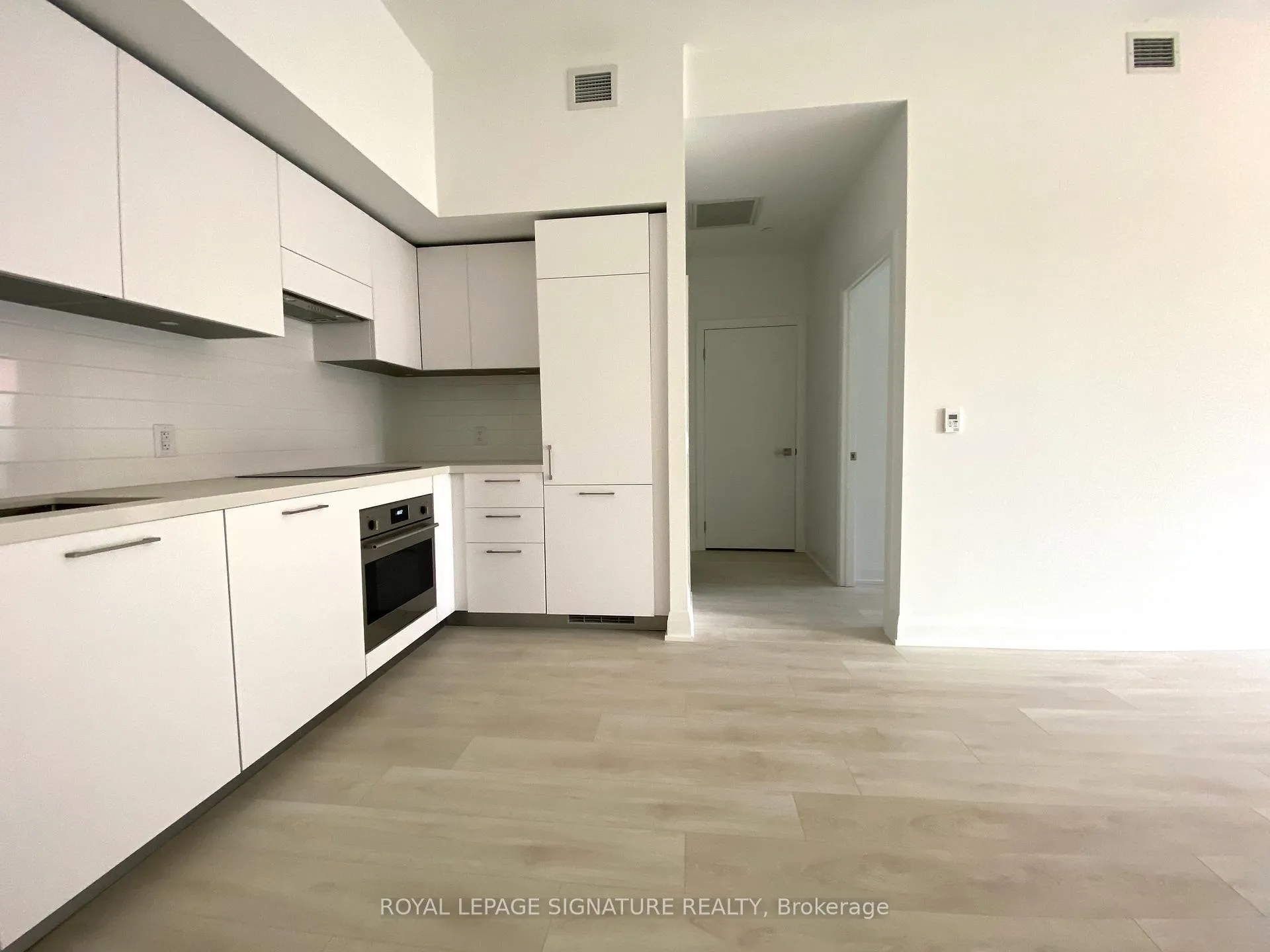 Photo 8 of Unit 604, 33 Frederick Todd Way, Toronto, Thorncliffe Park — HOMEH