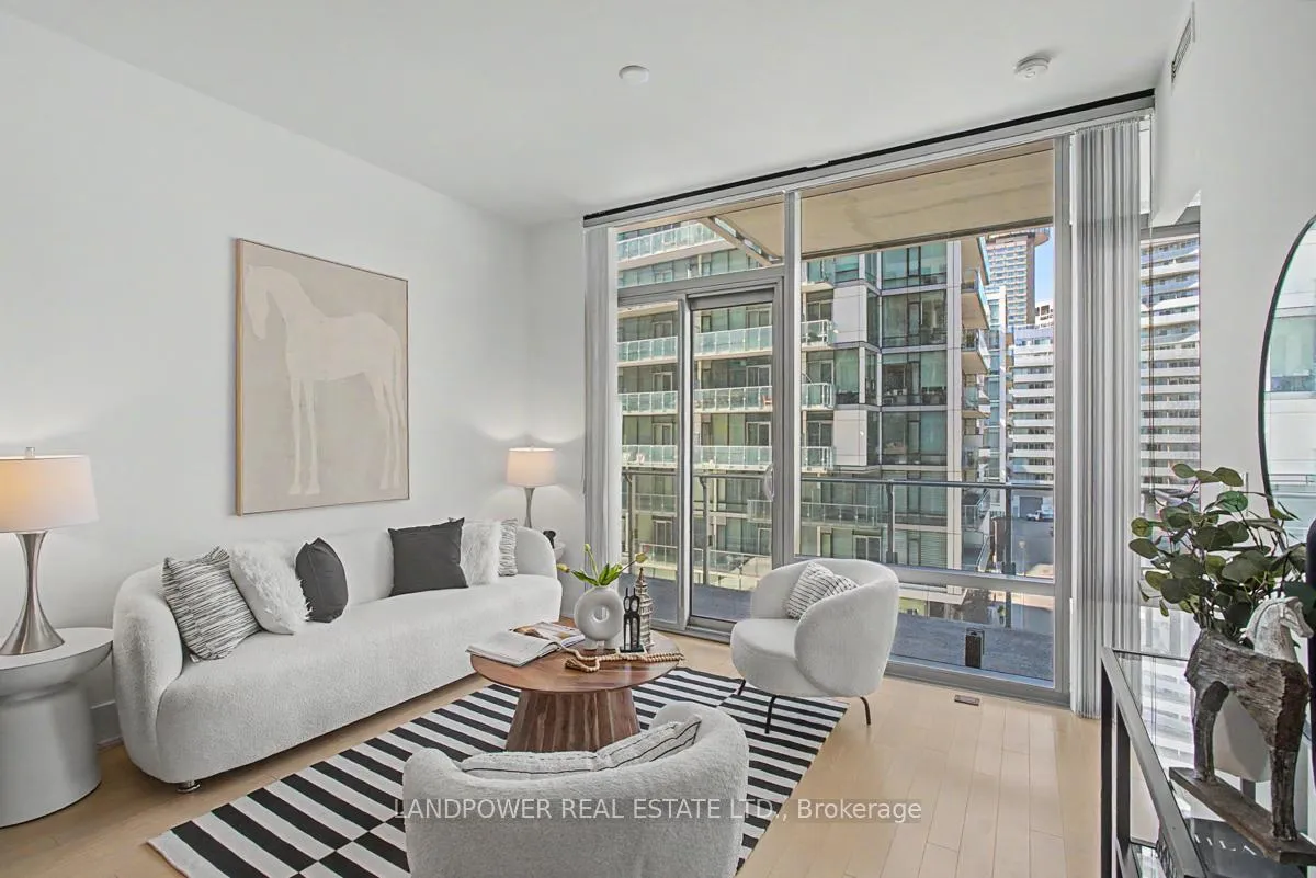 Photo 4 of Unit 534, 39 Queens Quay East, Toronto, Waterfront Communities — HOMEH