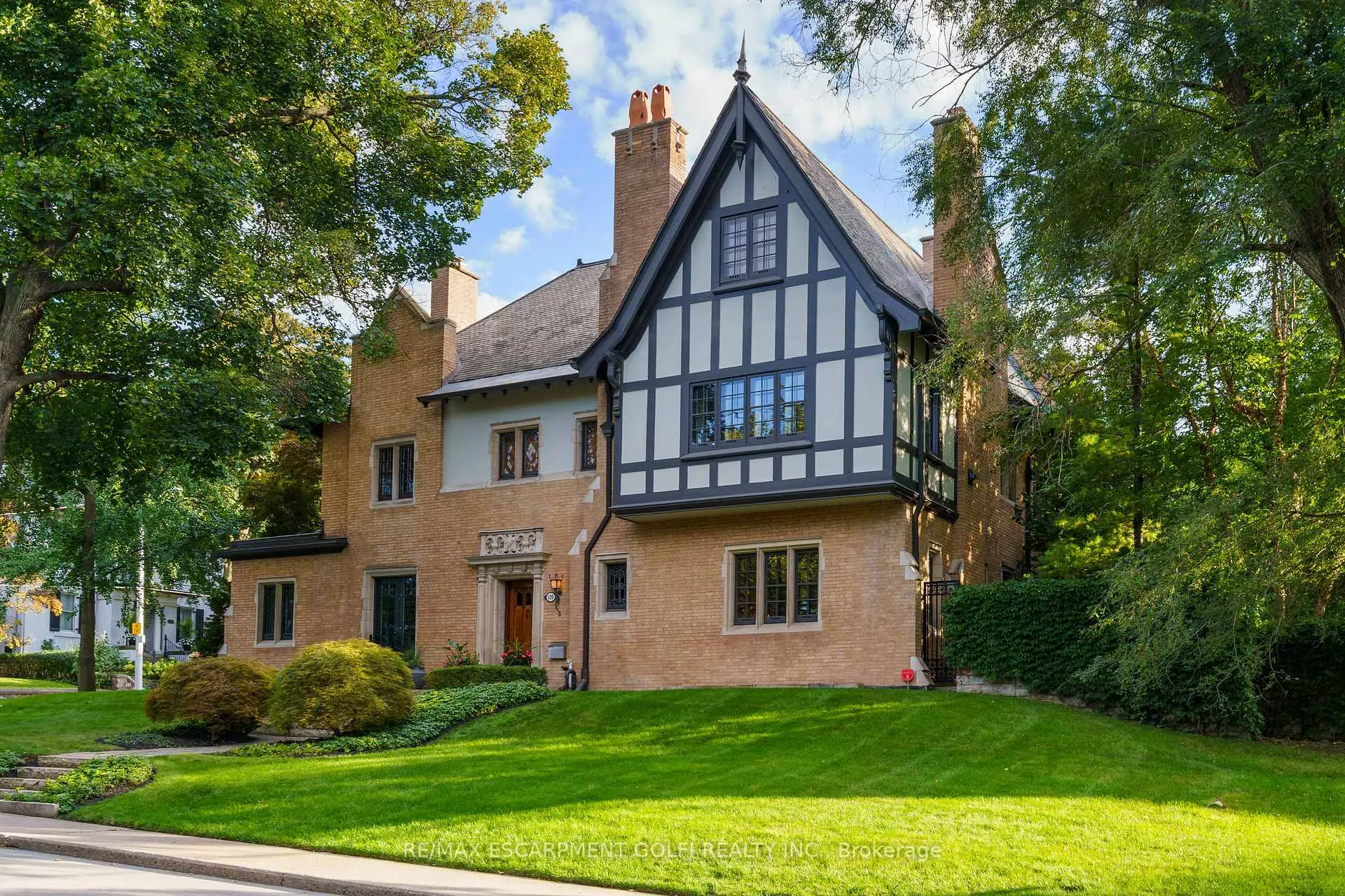 Photo 1 of 125 Aberdeen Avenue, Hamilton, Durand — HOMEH