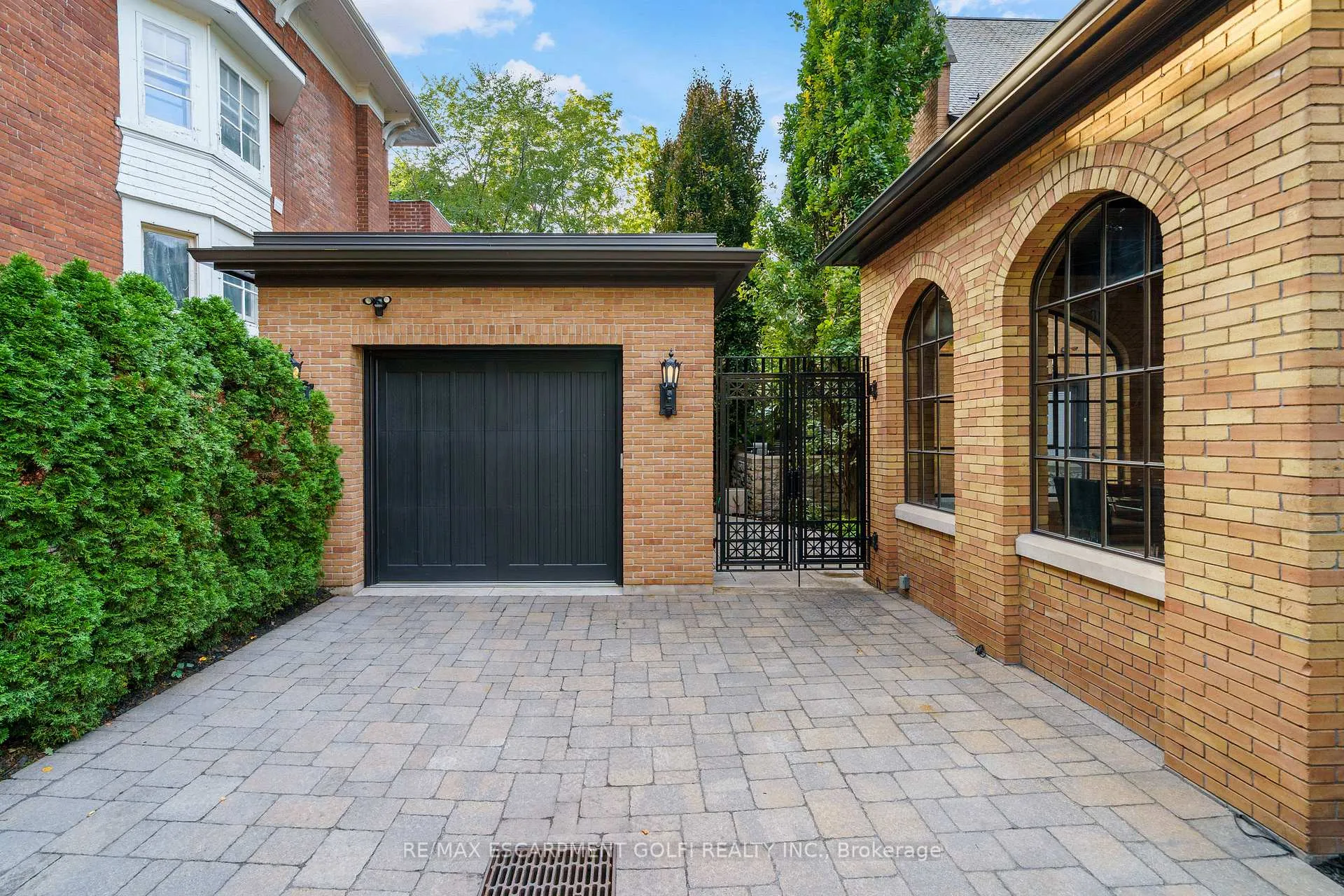 Photo 4 of 125 Aberdeen Avenue, Hamilton, Durand — HOMEH