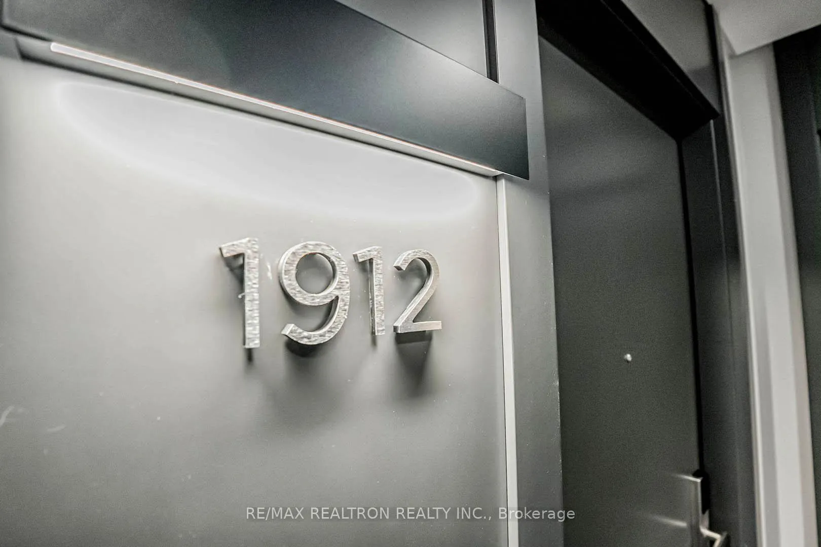 Photo 4 of Unit 1912, 12 Gandhi Lane, Markham, Commerce Valley — HOMEH
