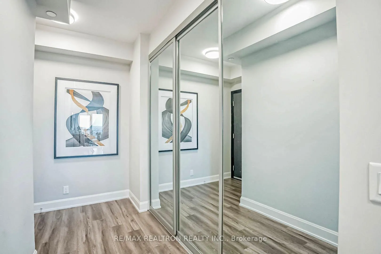 Photo 5 of Unit 1912, 12 Gandhi Lane, Markham, Commerce Valley — HOMEH