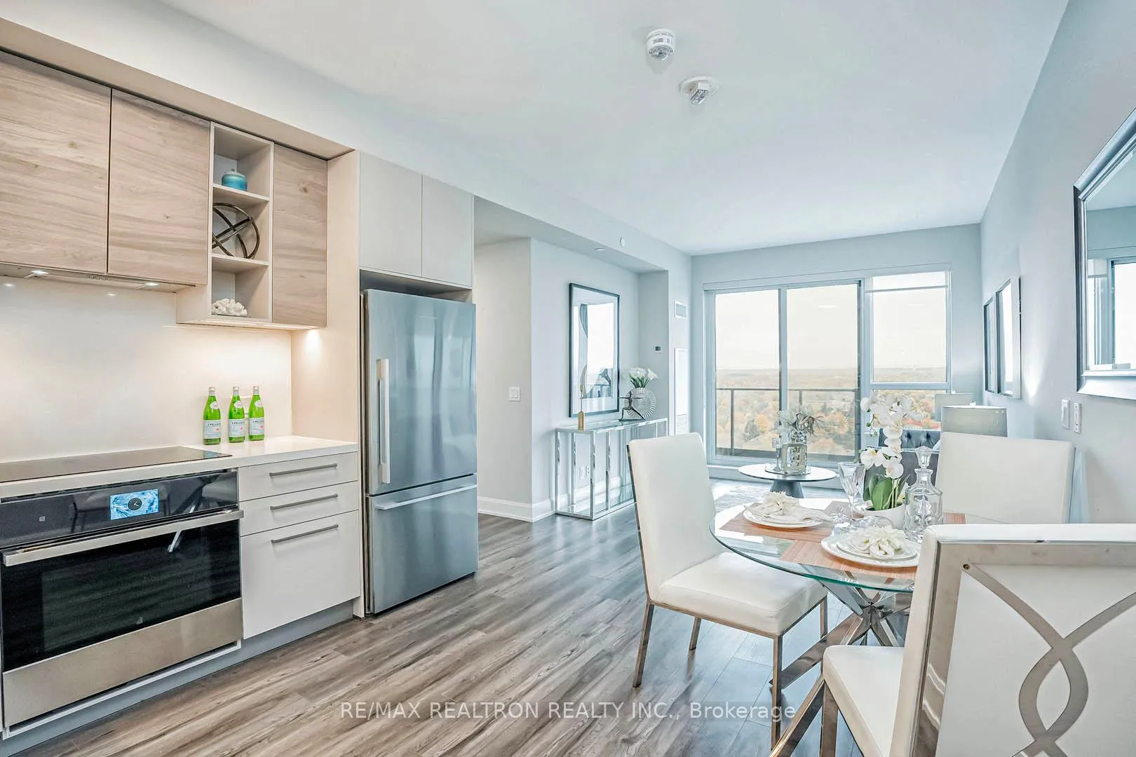 Photo 6 of Unit 1912, 12 Gandhi Lane, Markham, Commerce Valley — HOMEH