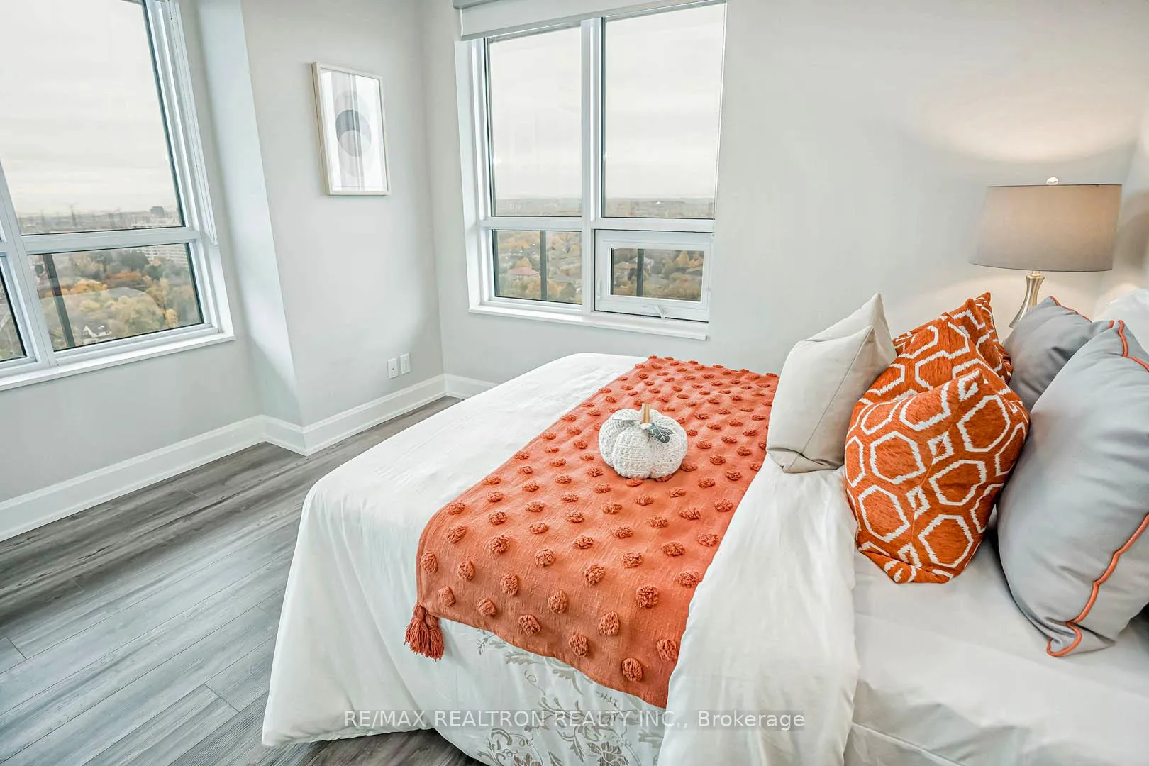 Photo 17 of Unit 1912, 12 Gandhi Lane, Markham, Commerce Valley — HOMEH