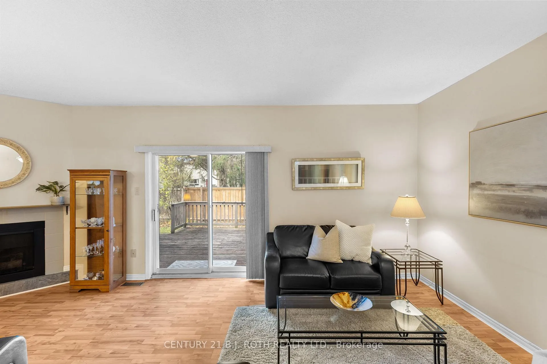 Photo 3 of Unit 4, 304 Thomas Street, Clearview, Stayner — HOMEH