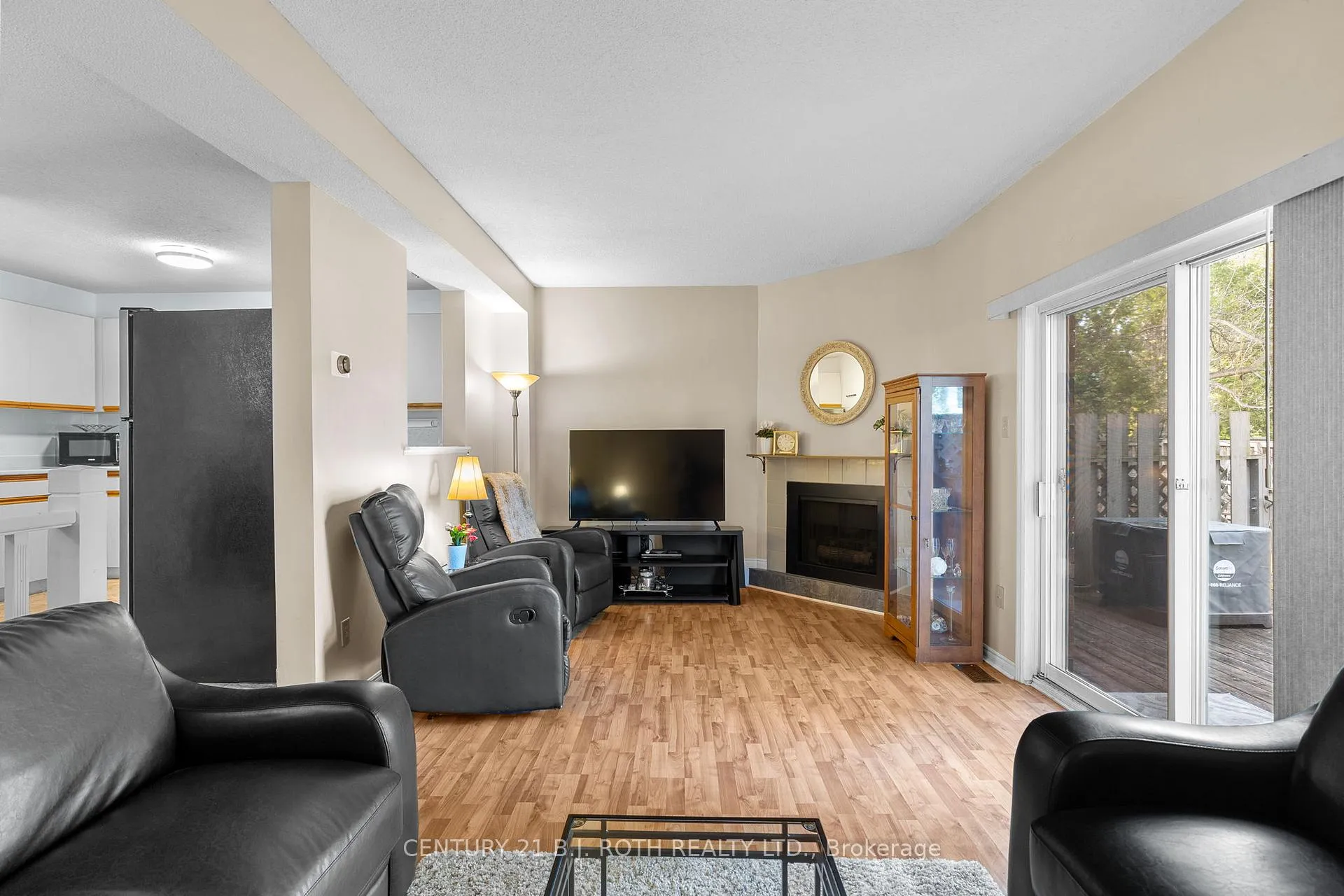 Photo 6 of Unit 4, 304 Thomas Street, Clearview, Stayner — HOMEH