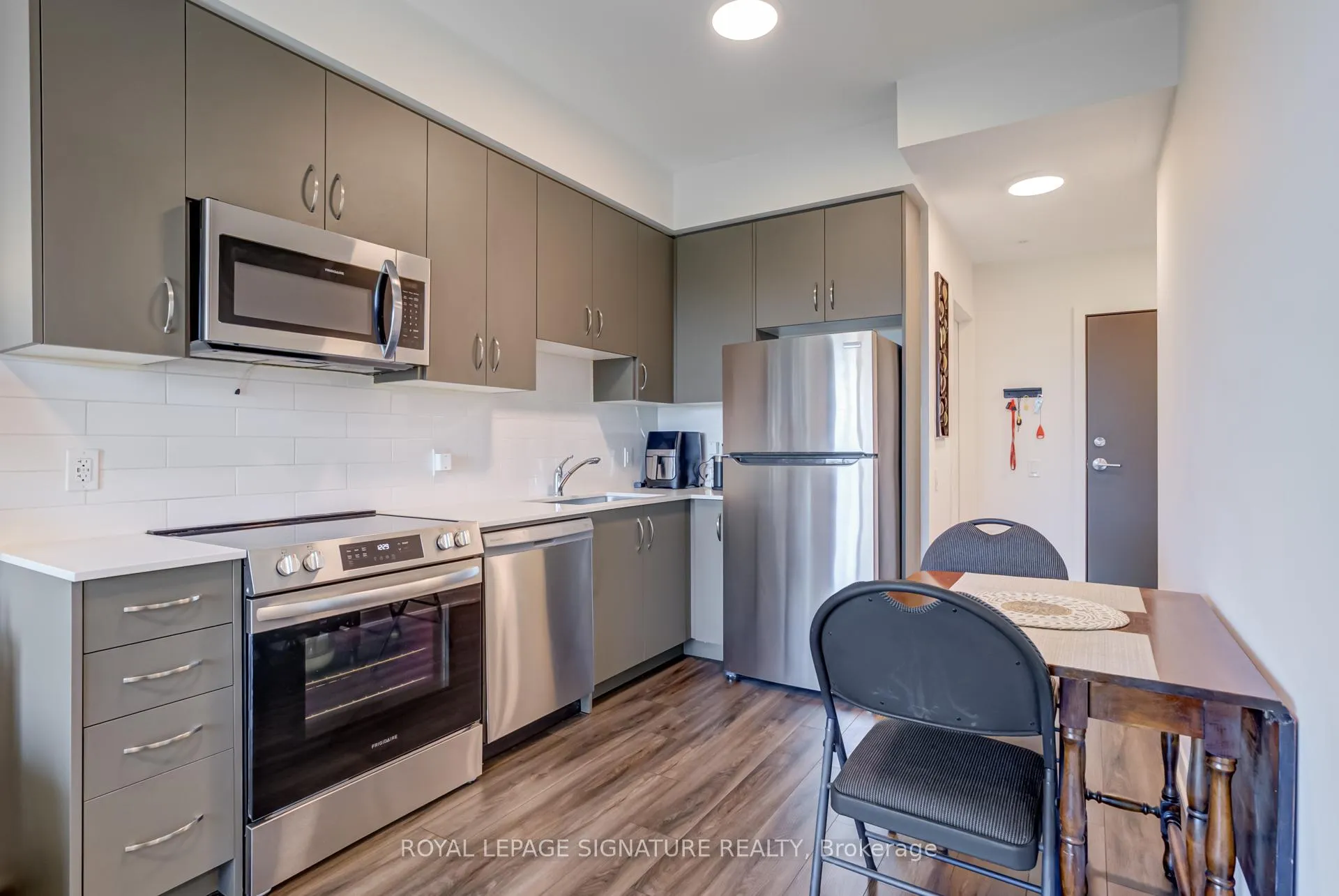 Photo 6 of Unit 324, 385 Arctic Red Drive, Oshawa, Windfields — HOMEH