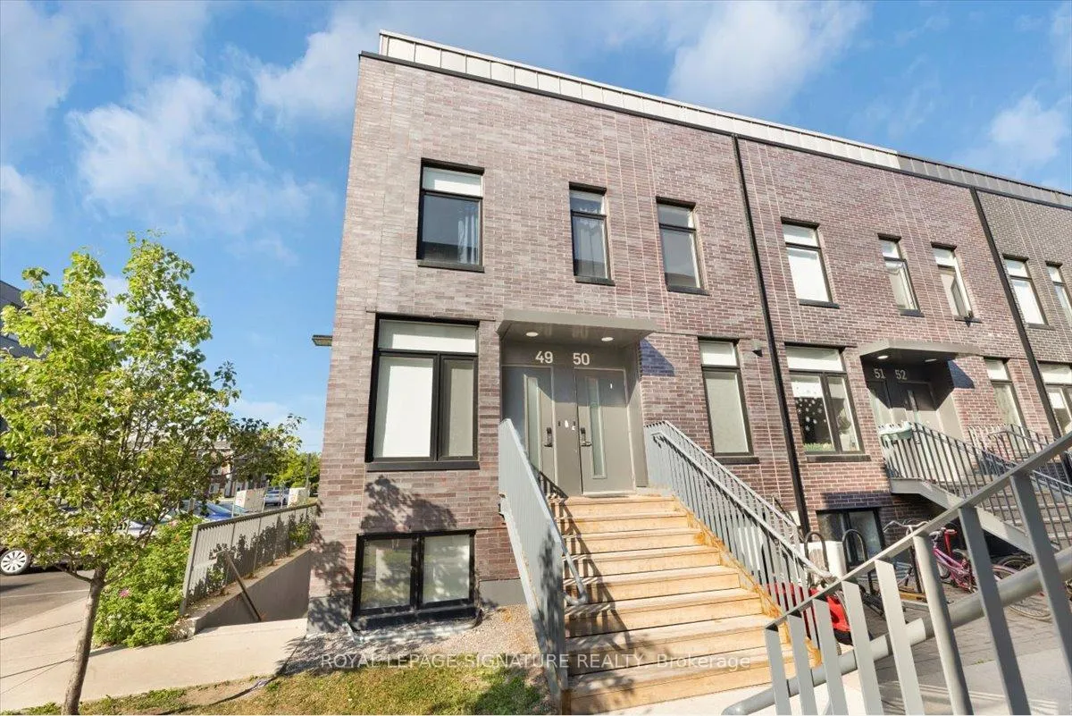Front of Unit 49, 1740 Simcoe Street N