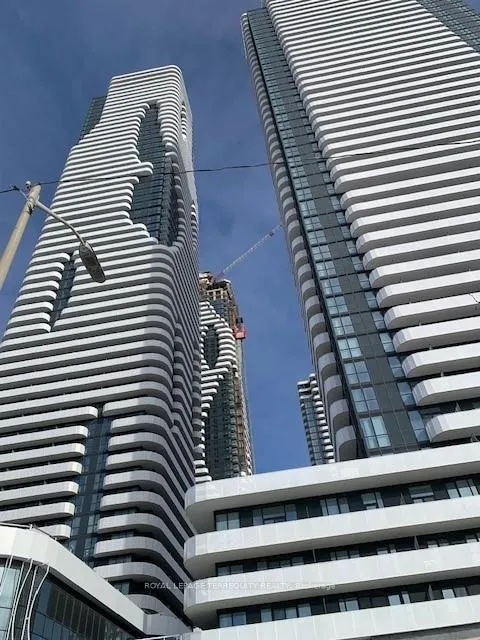 Photo 3 of Unit 2009, 195 Commerce Street N, Vaughan, Vaughan Corporate Centre — HOMEH