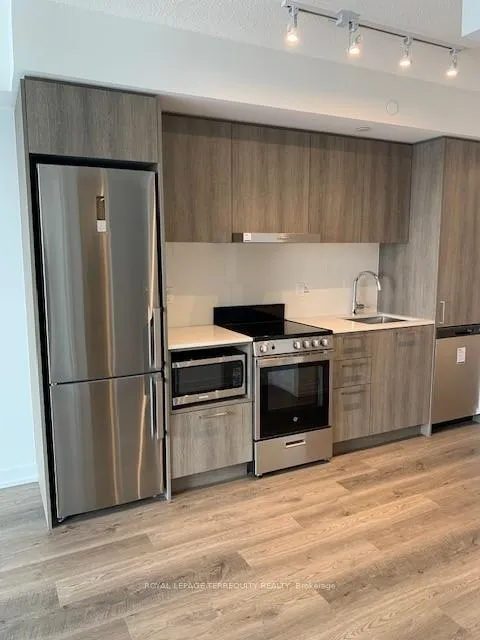 Photo 11 of Unit 2009, 195 Commerce Street N, Vaughan, Vaughan Corporate Centre — HOMEH