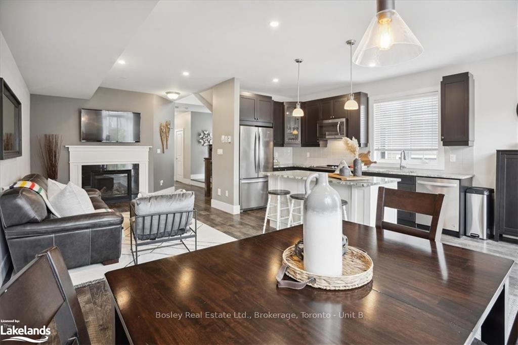Photo 10 of 333 Yellow Birch Crescent, Blue Mountains — HOMEH