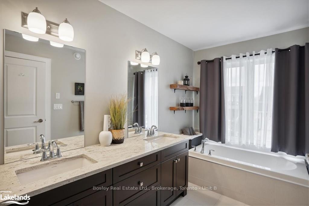 Photo 18 of 333 Yellow Birch Crescent, Blue Mountains — HOMEH