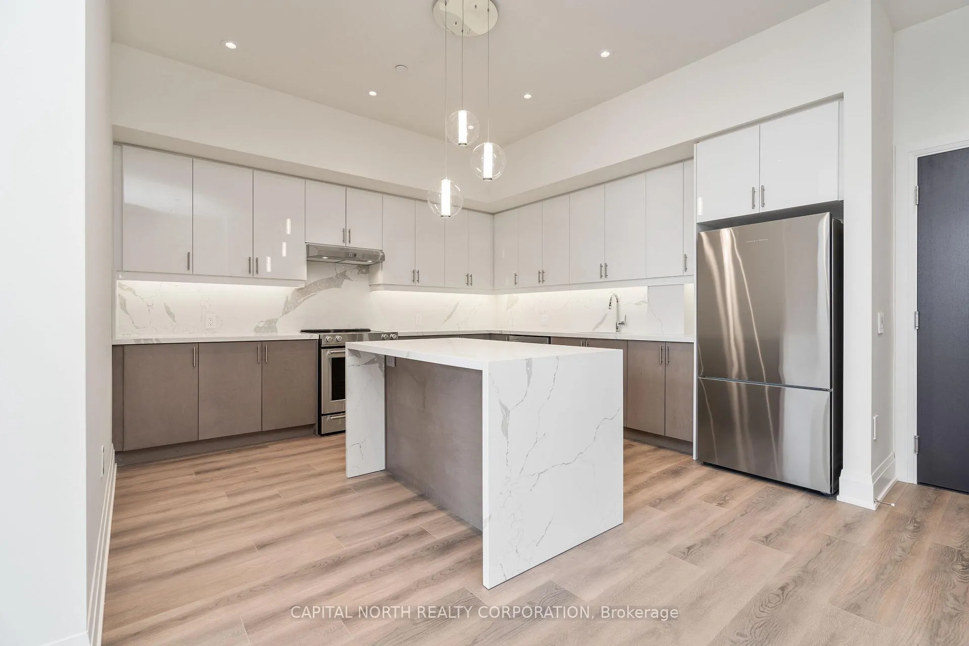 Photo 9 of Unit 629, 9000 Jane Street, Vaughan, Concord — HOMEH