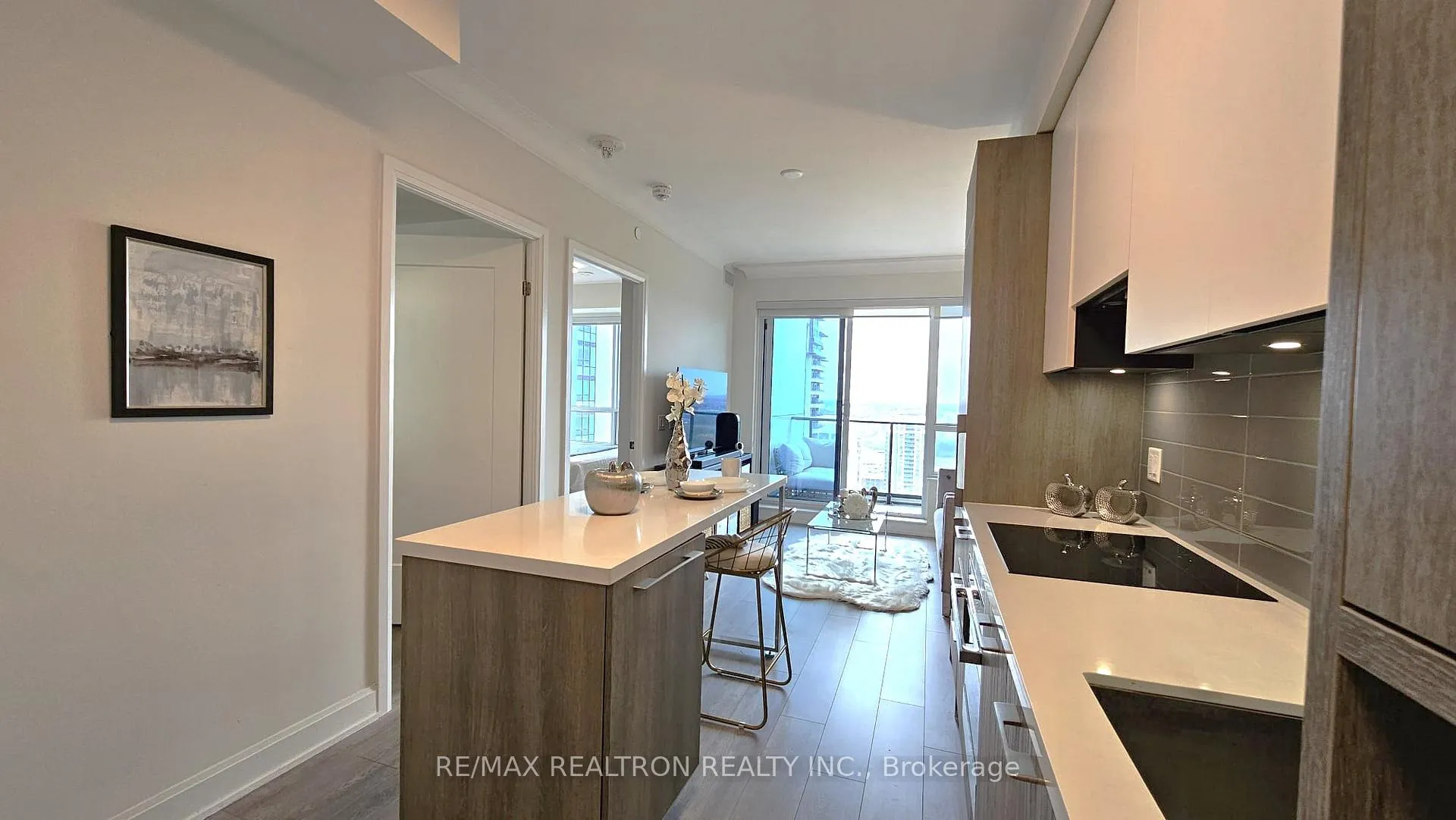 Photo 4 of Unit 2711, 8 Water Walk Drive, Markham, Unionville — HOMEH