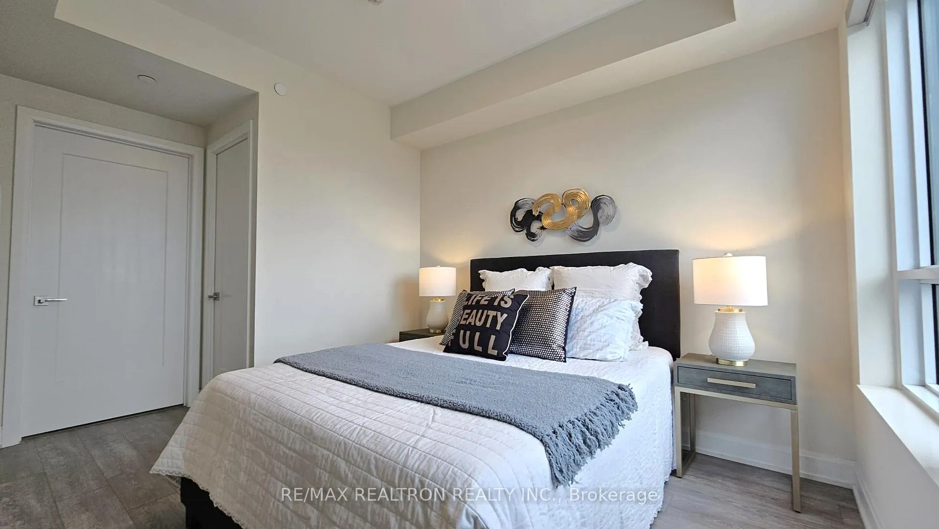 Photo 7 of Unit 2711, 8 Water Walk Drive, Markham, Unionville — HOMEH