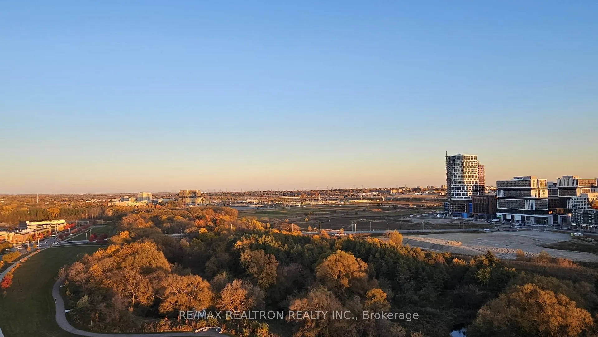 Photo 12 of Unit 2711, 8 Water Walk Drive, Markham, Unionville — HOMEH