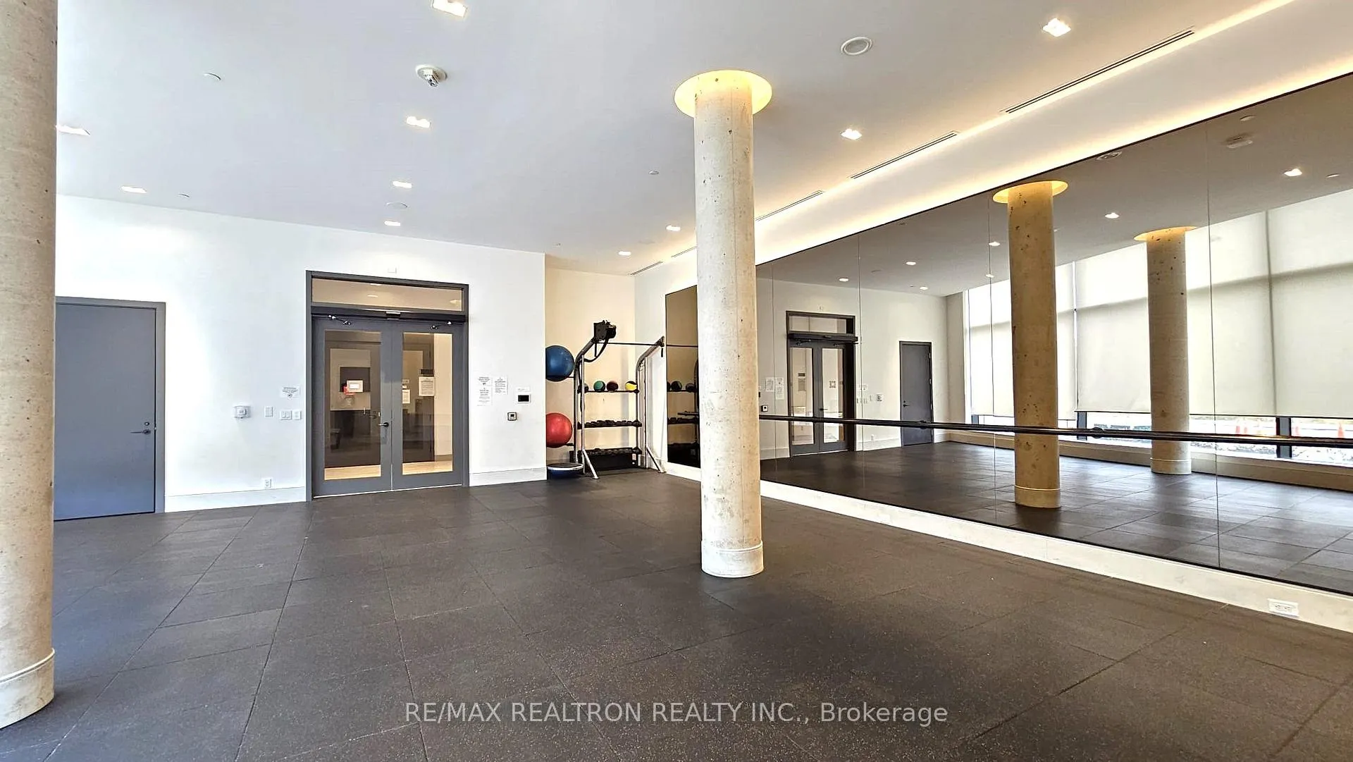 Photo 17 of Unit 2711, 8 Water Walk Drive, Markham, Unionville — HOMEH