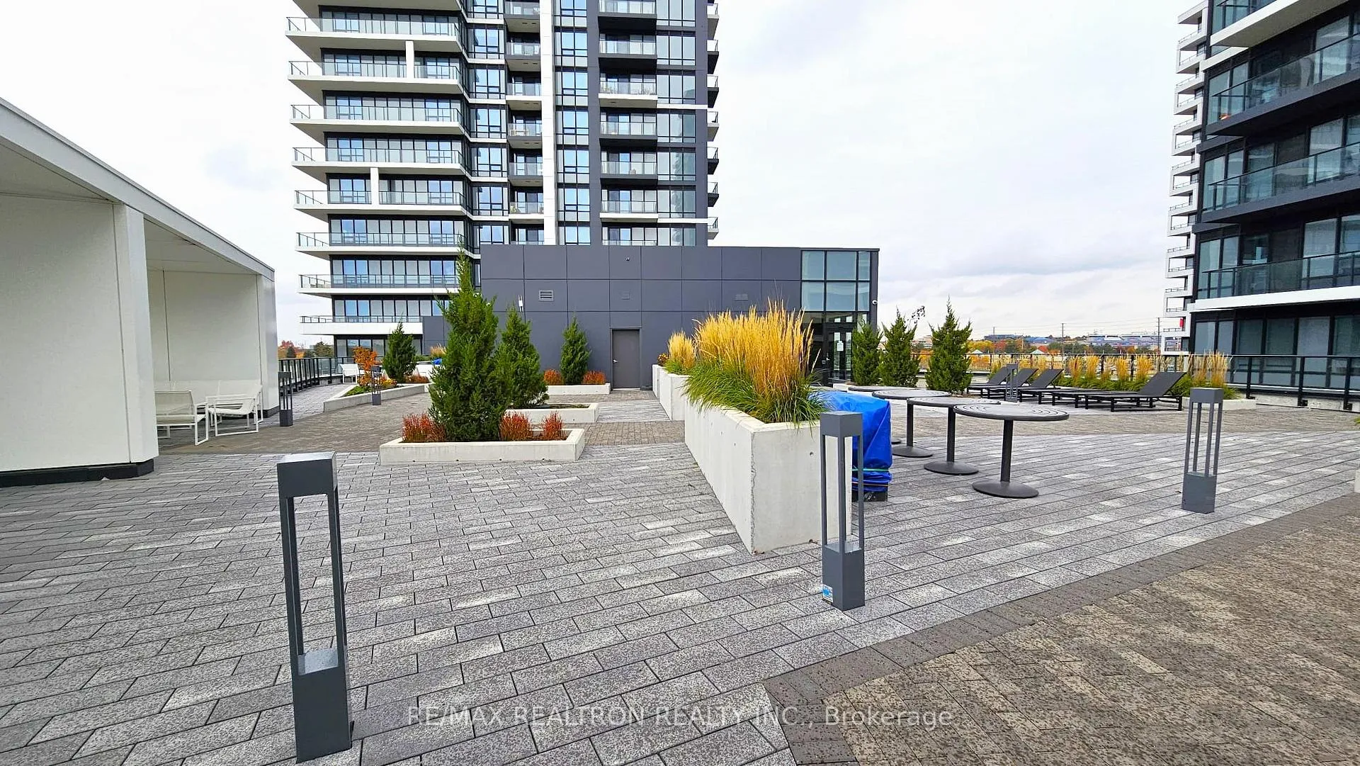 Photo 19 of Unit 2711, 8 Water Walk Drive, Markham, Unionville — HOMEH