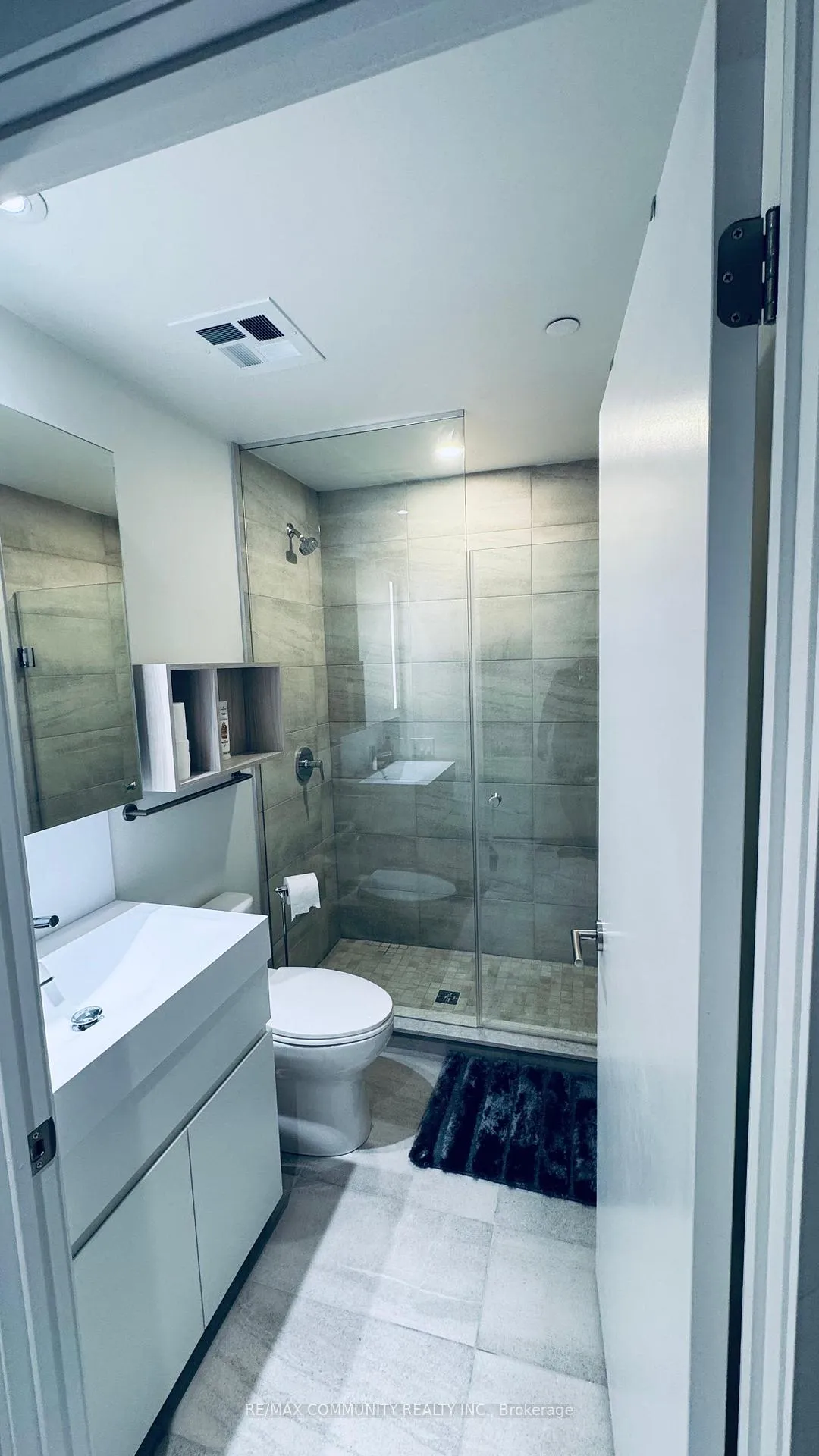 Photo 15 of Unit 1306, 39 Mary Street, Barrie, City Centre — HOMEH
