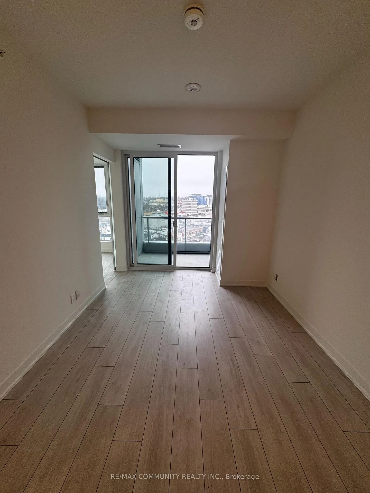 Photo 16 of Unit 1306, 39 Mary Street, Barrie, City Centre — HOMEH