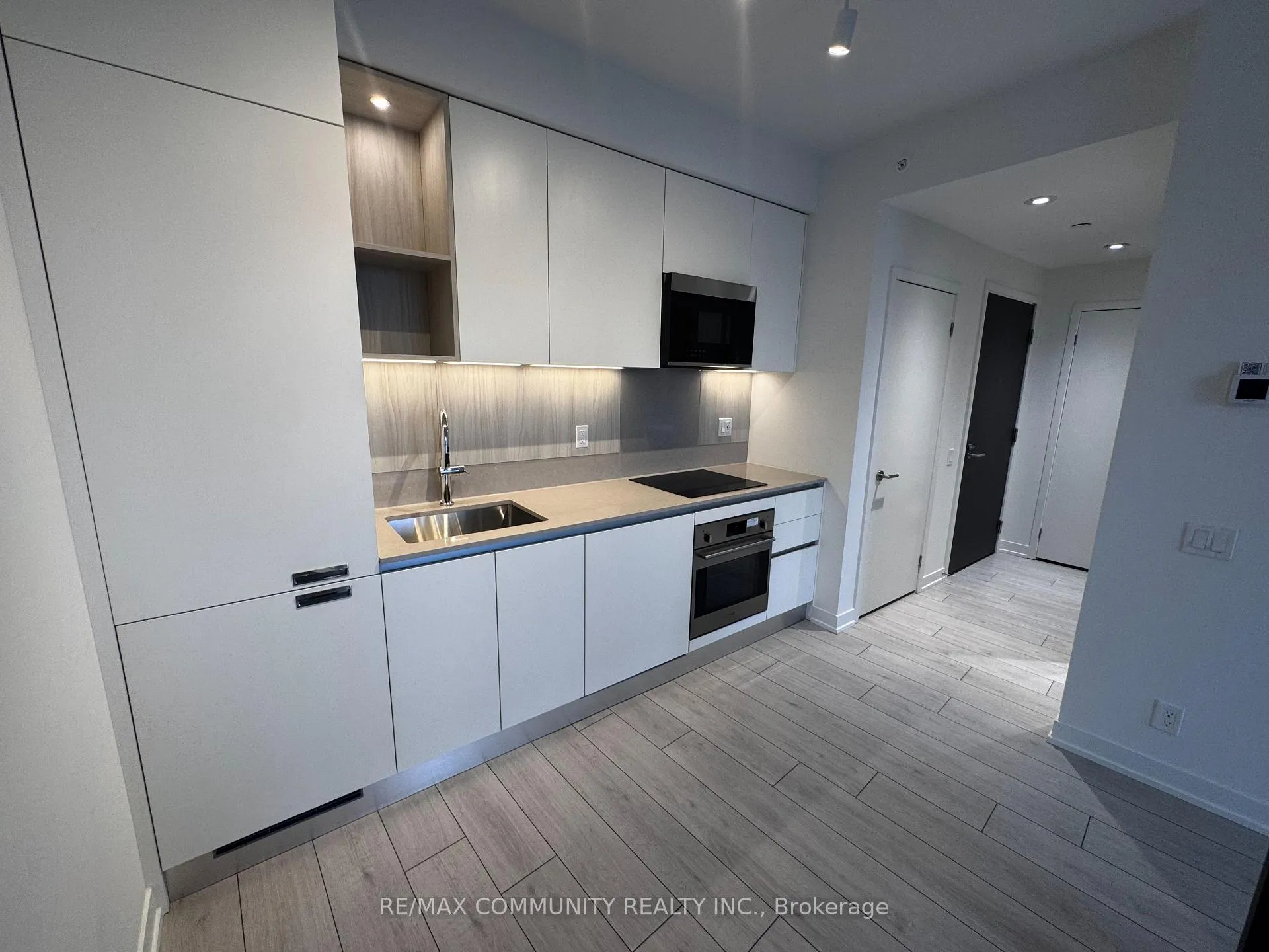 Photo 21 of Unit 1306, 39 Mary Street, Barrie, City Centre — HOMEH