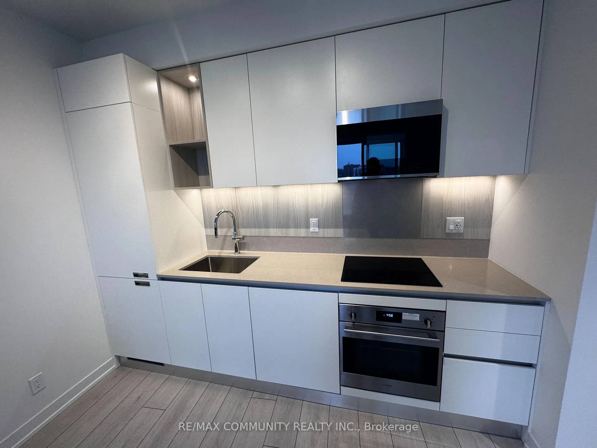 Photo 22 of Unit 1306, 39 Mary Street, Barrie, City Centre — HOMEH