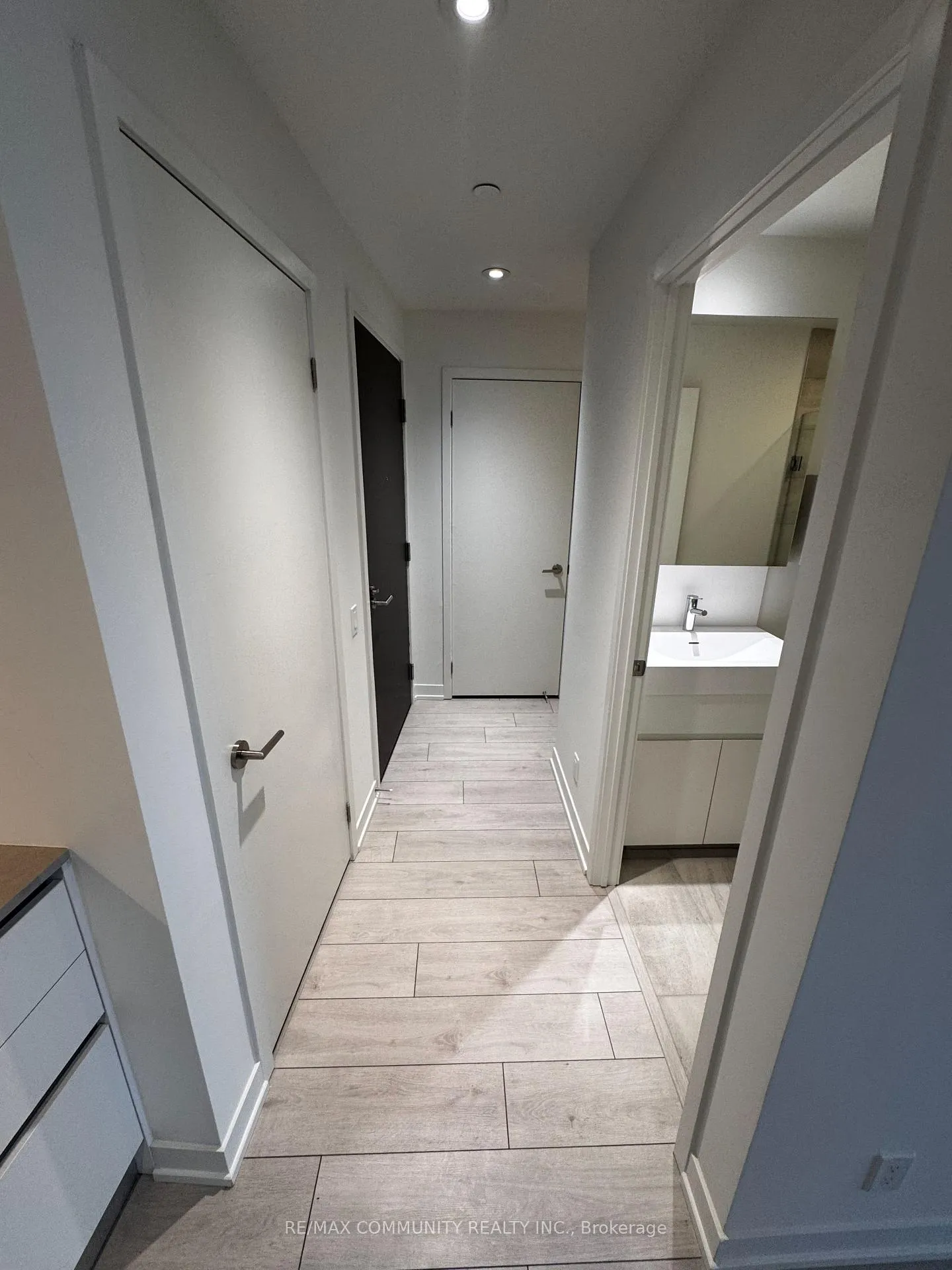 Photo 28 of Unit 1306, 39 Mary Street, Barrie, City Centre — HOMEH